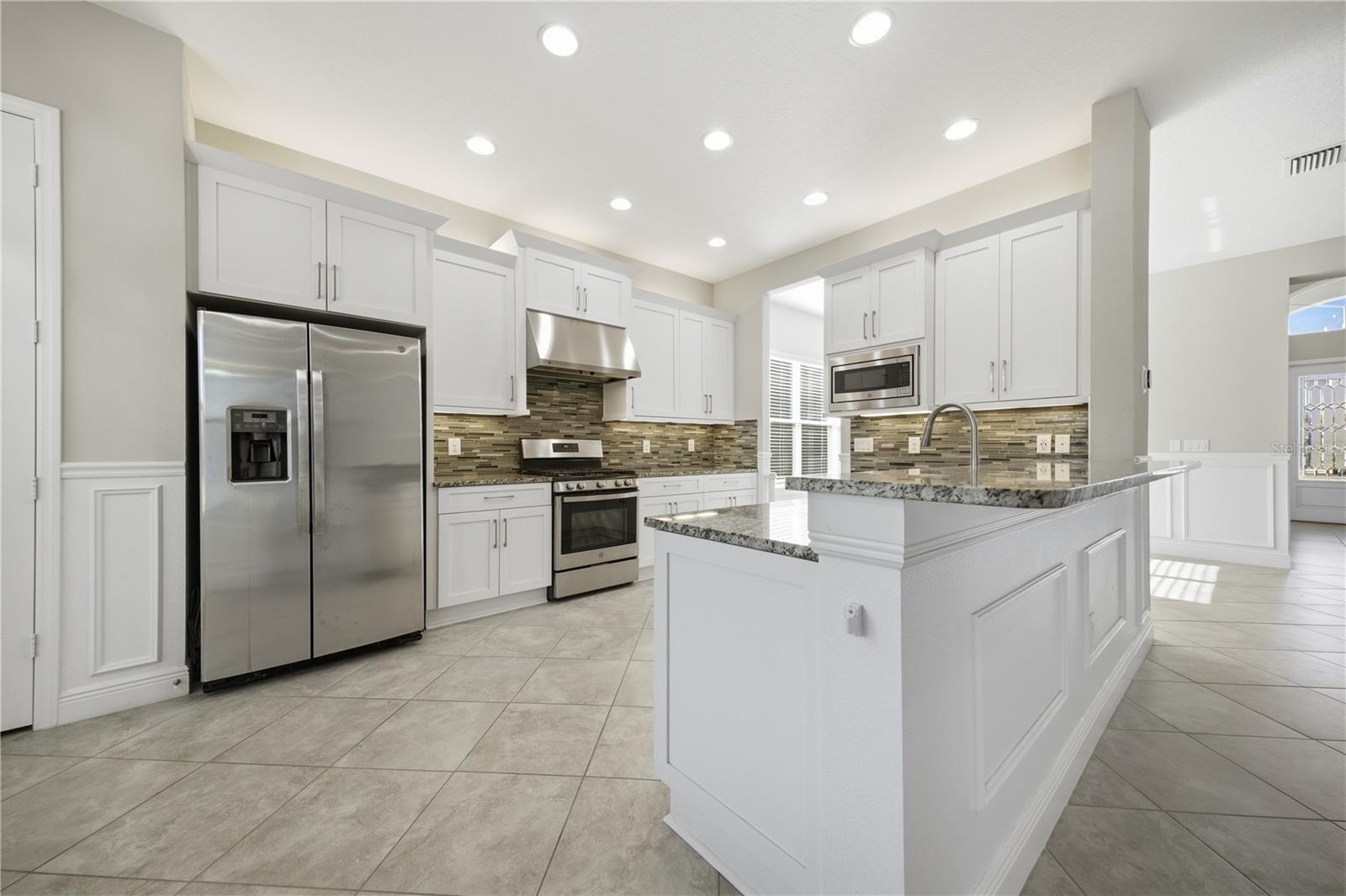 31490 CHESAPEAKE BAY DR, WESLEY CHAPEL, FL, 33543