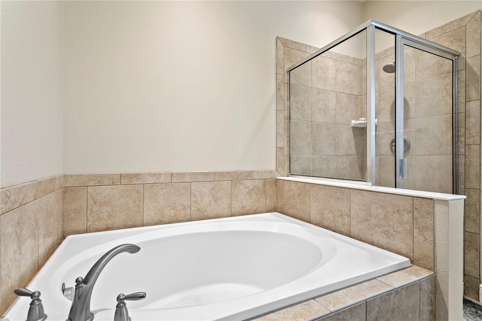 2837 MAPLE BROOK LOOP, LUTZ, FL, 33558