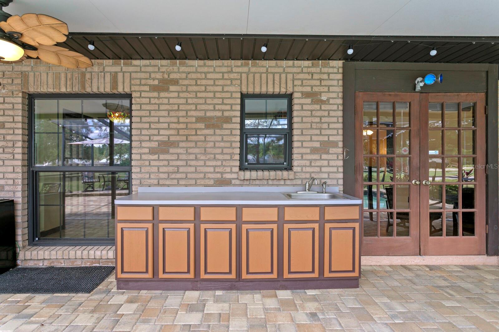 16701 E COURSE DR, TAMPA, FL, 33624