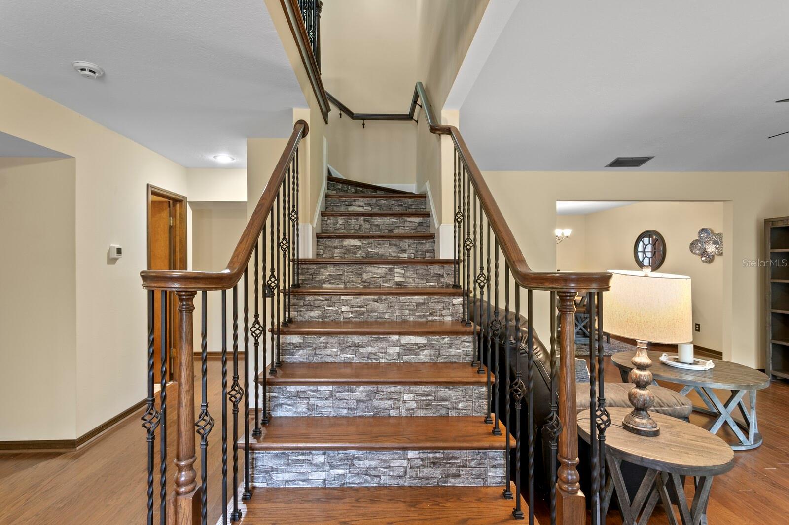 16701 E COURSE DR, TAMPA, FL, 33624