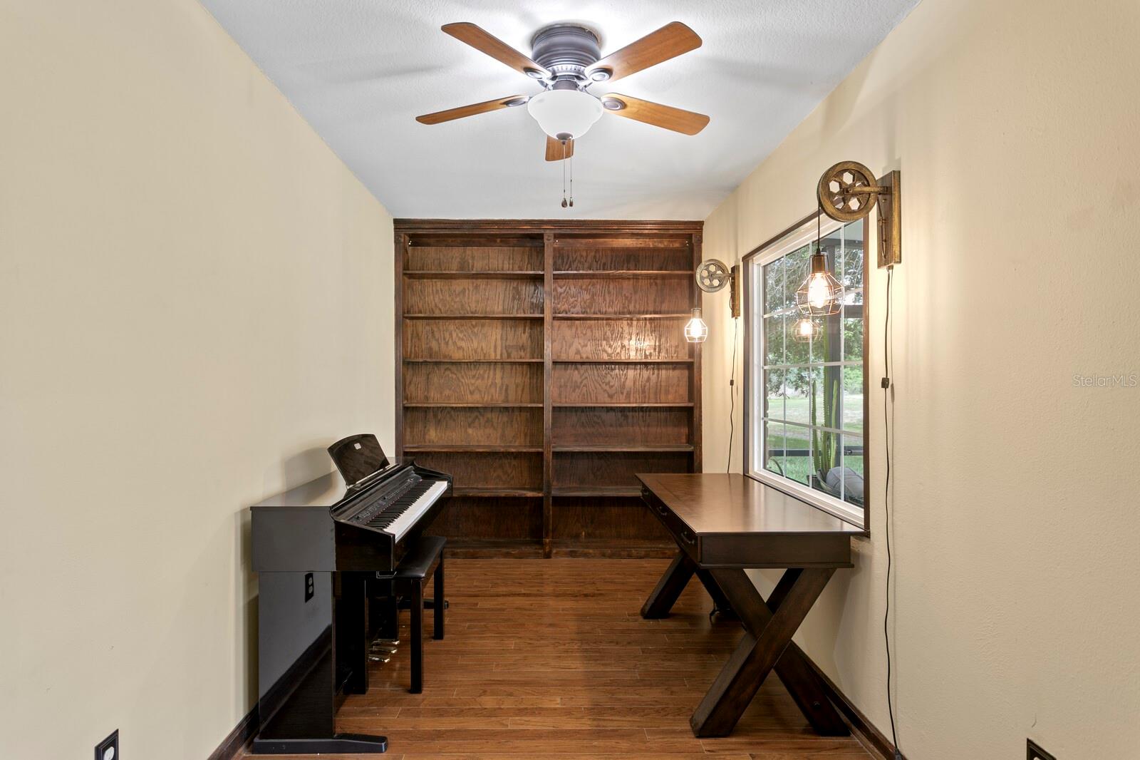 16701 E COURSE DR, TAMPA, FL, 33624