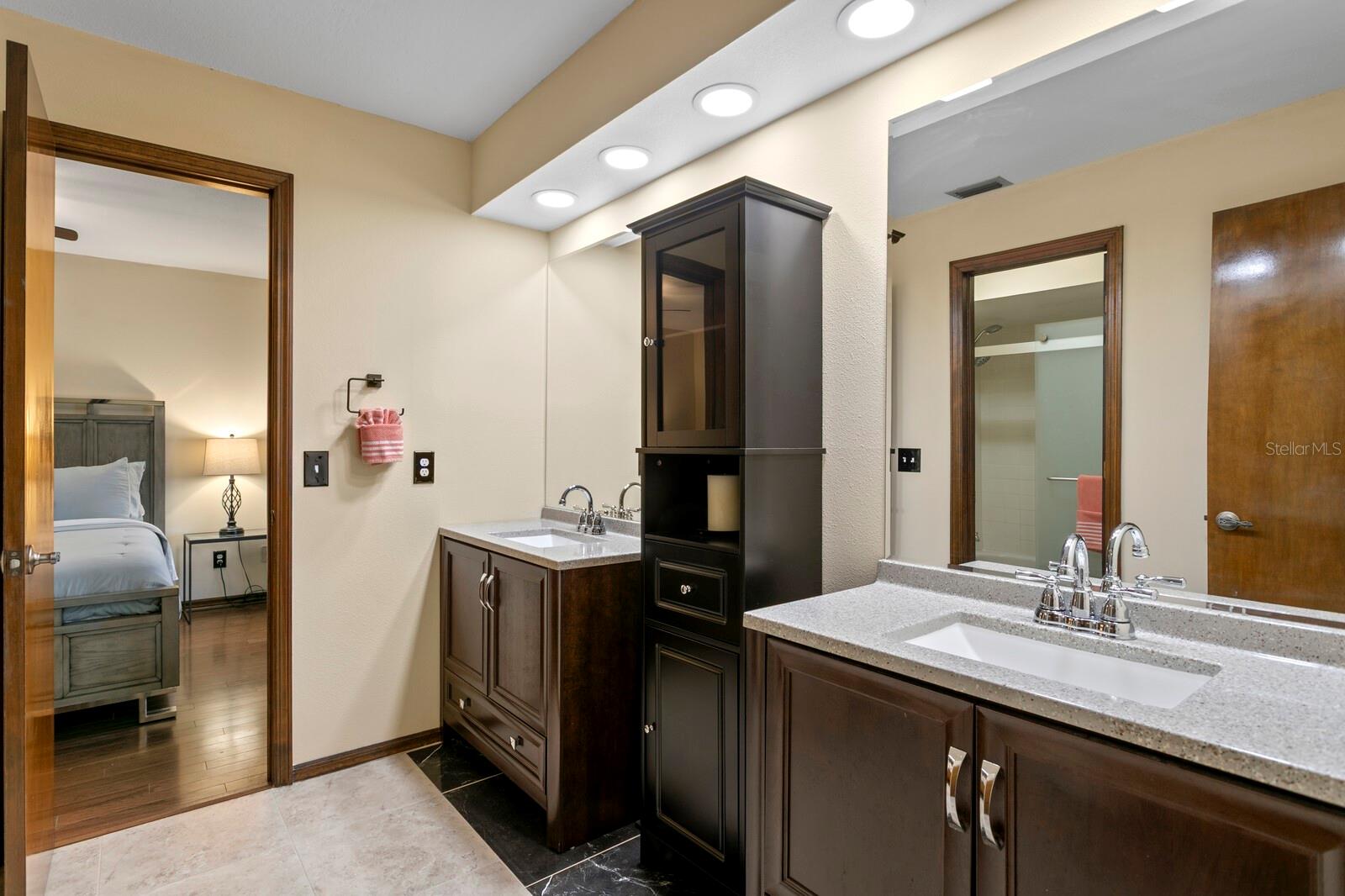 16701 E COURSE DR, TAMPA, FL, 33624