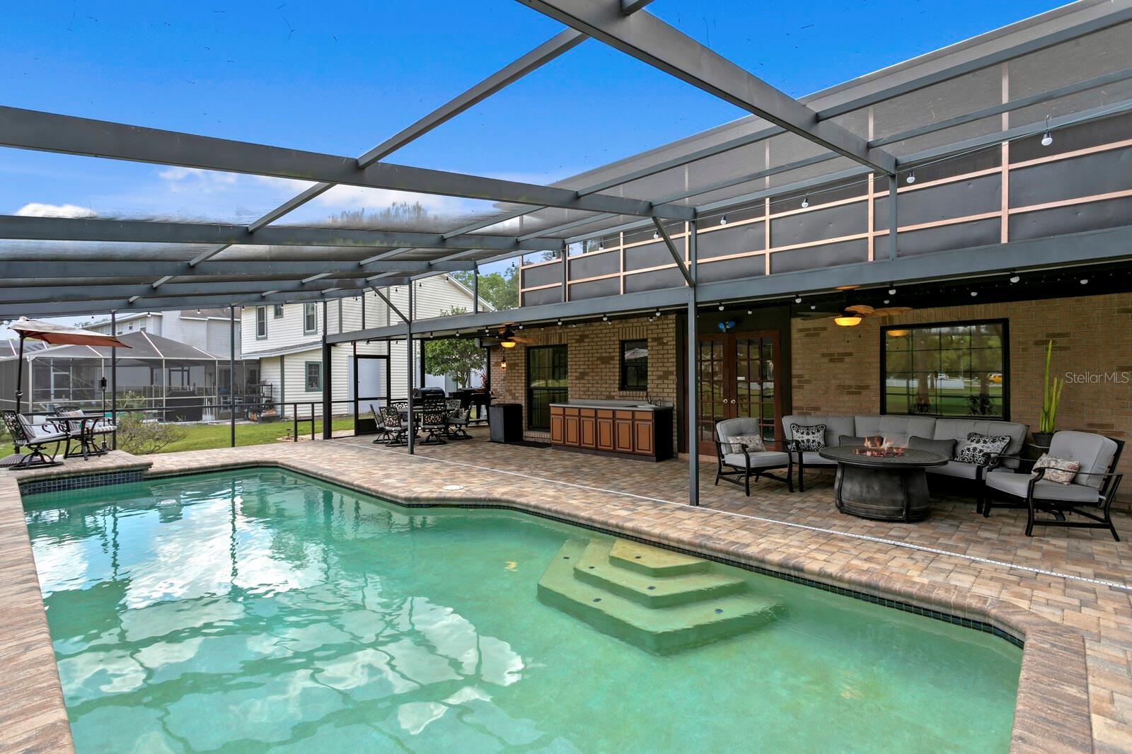 16701 E COURSE DR, TAMPA, FL, 33624