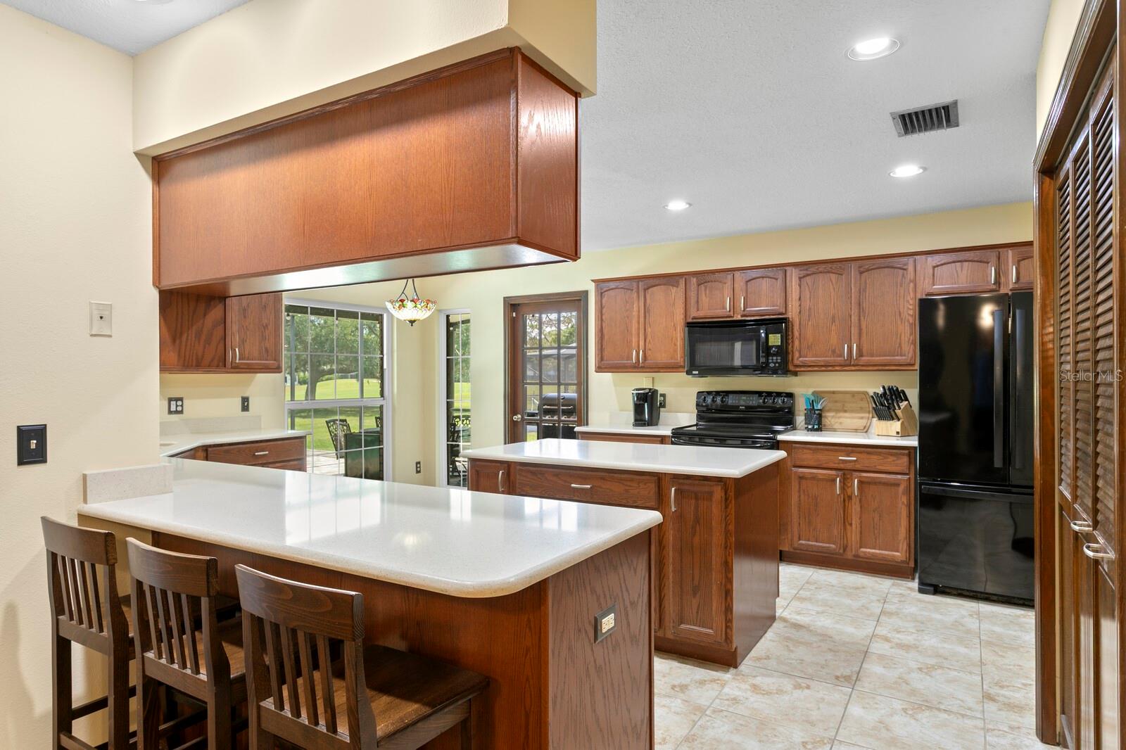 16701 E COURSE DR, TAMPA, FL, 33624