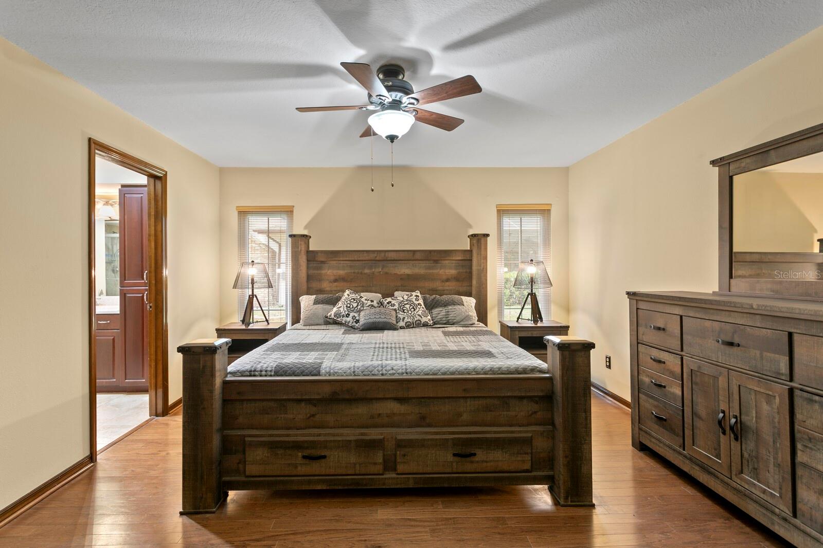 16701 E COURSE DR, TAMPA, FL, 33624