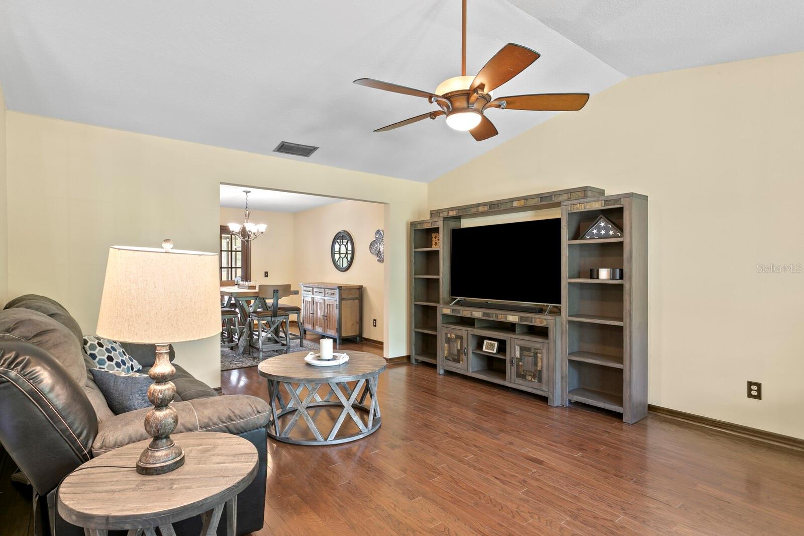 16701 E COURSE DR, TAMPA, FL, 33624