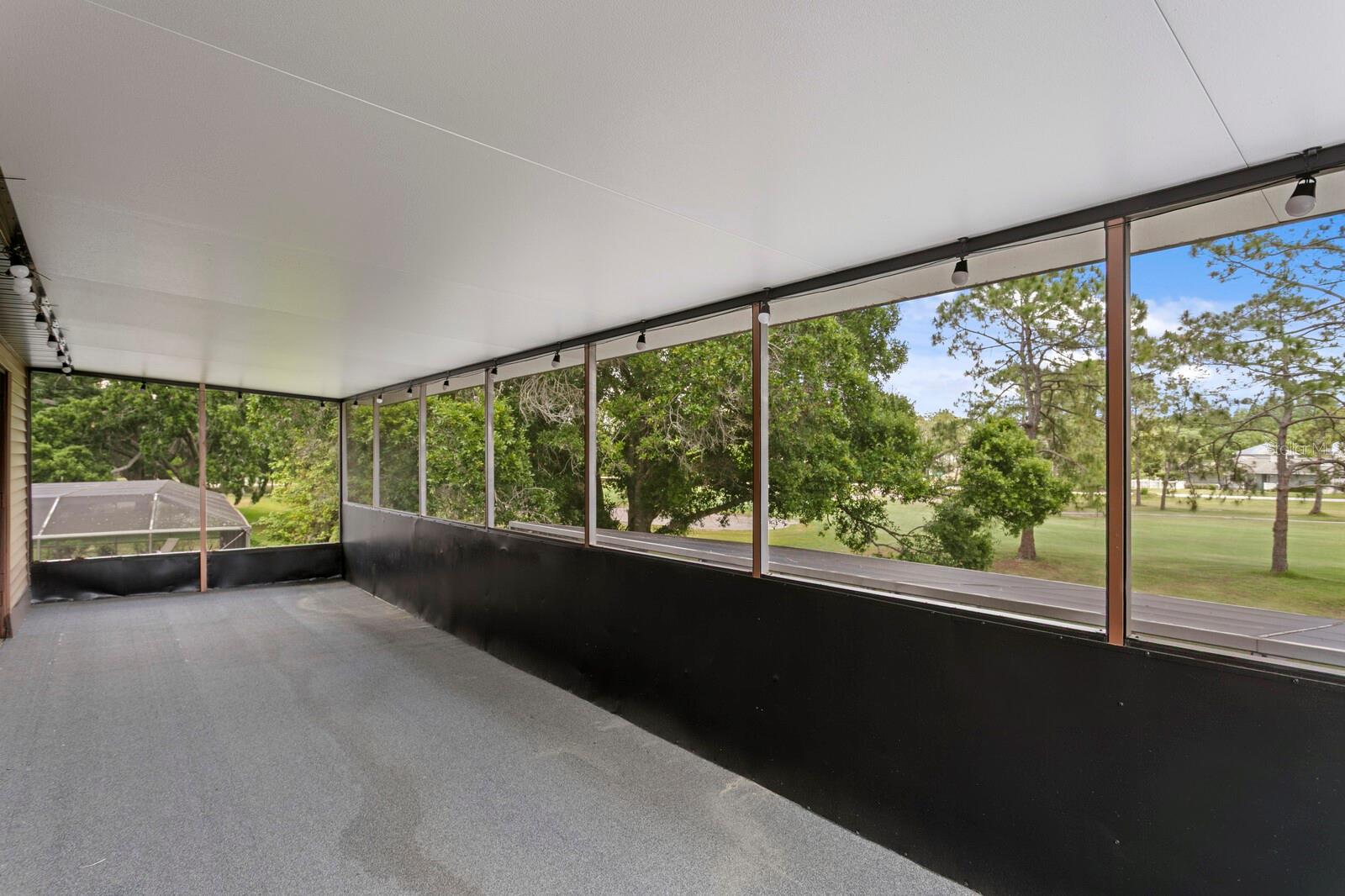 16701 E COURSE DR, TAMPA, FL, 33624