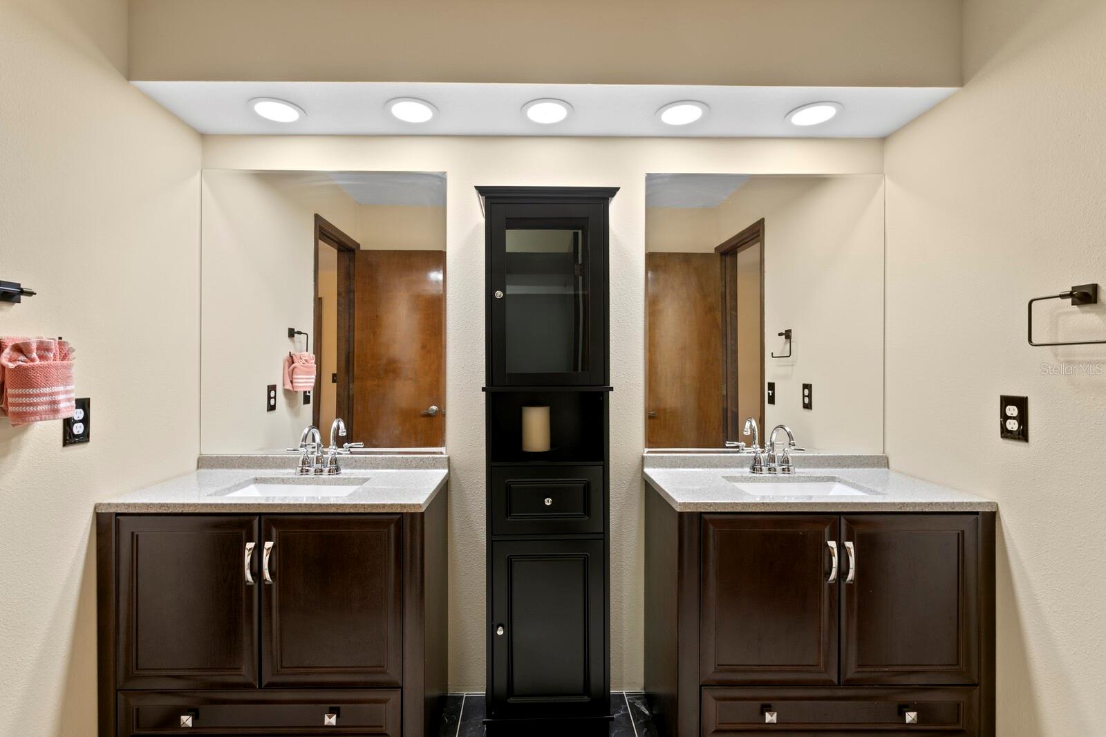 16701 E COURSE DR, TAMPA, FL, 33624