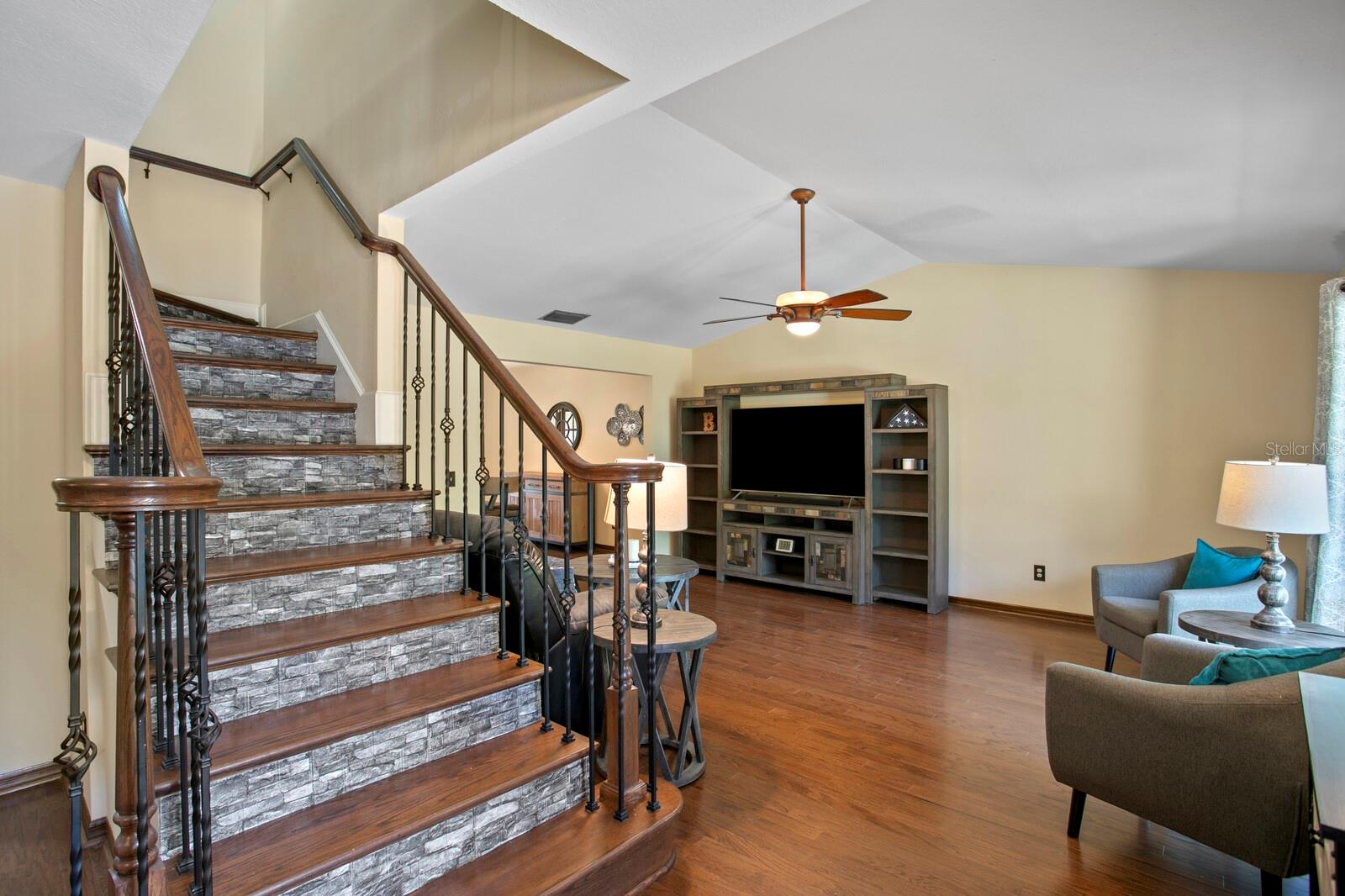 16701 E COURSE DR, TAMPA, FL, 33624