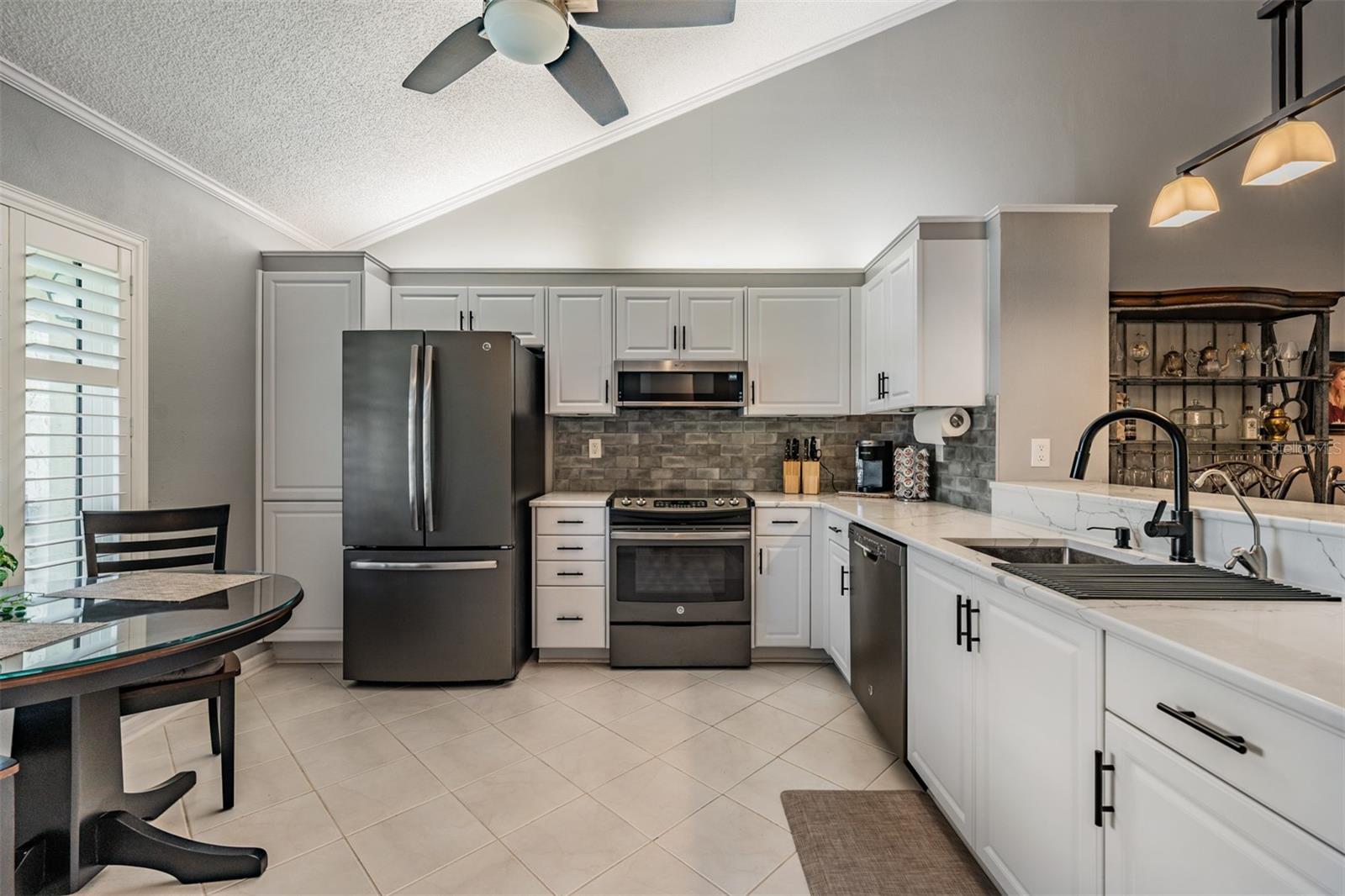 1801 E LAKE RD #6J, PALM HARBOR, FL, 34685