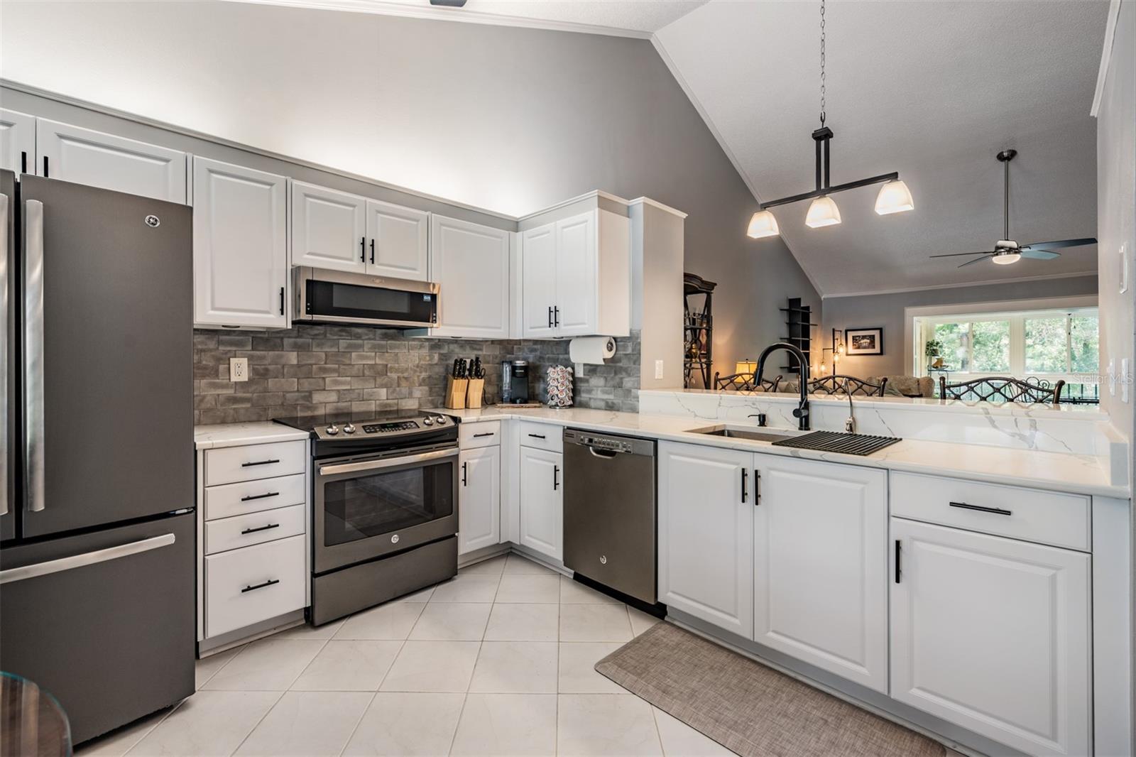 1801 E LAKE RD #6J, PALM HARBOR, FL, 34685