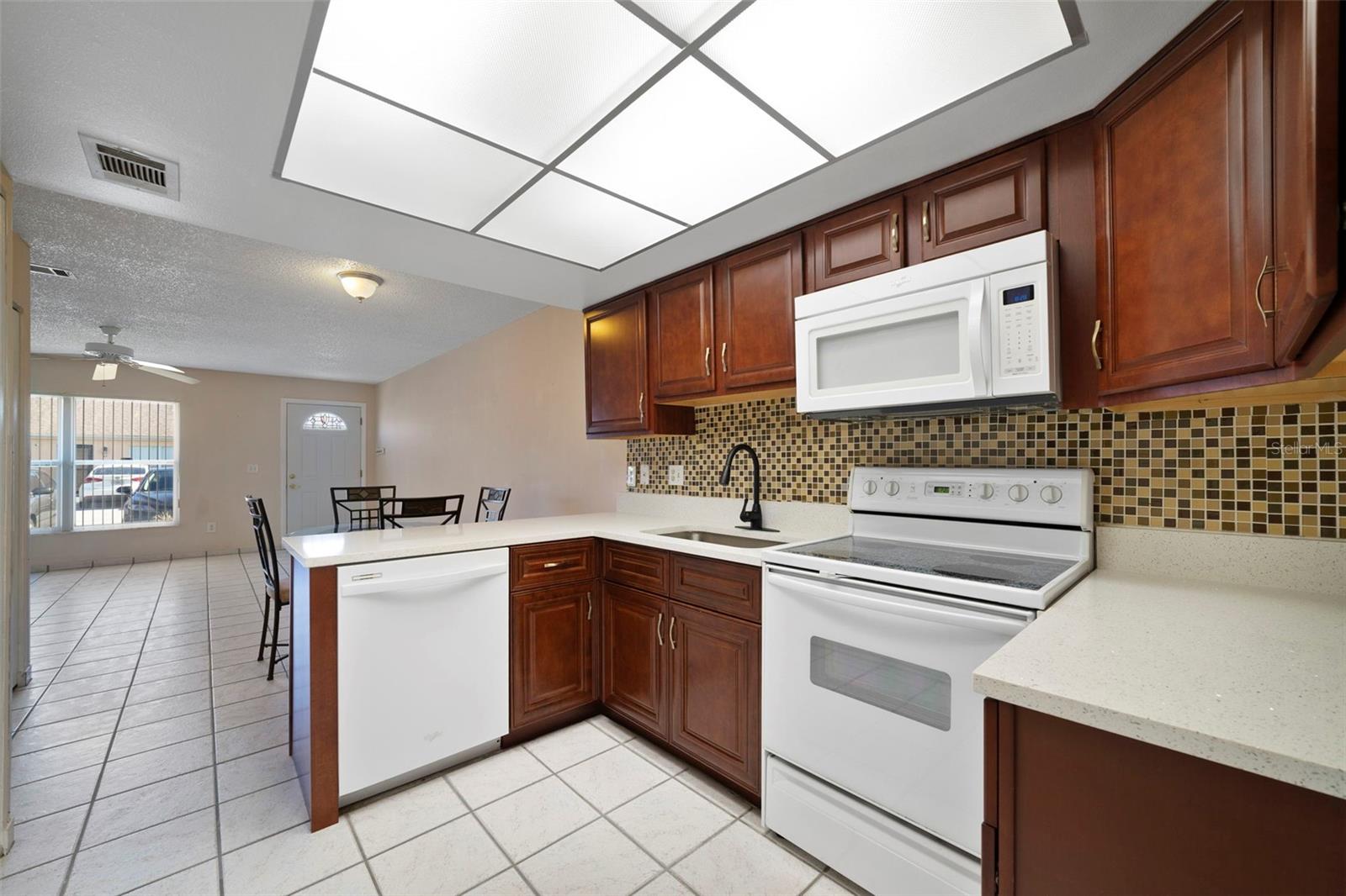 67 E COUNTRY COVE WAY, KISSIMMEE, FL, 34743