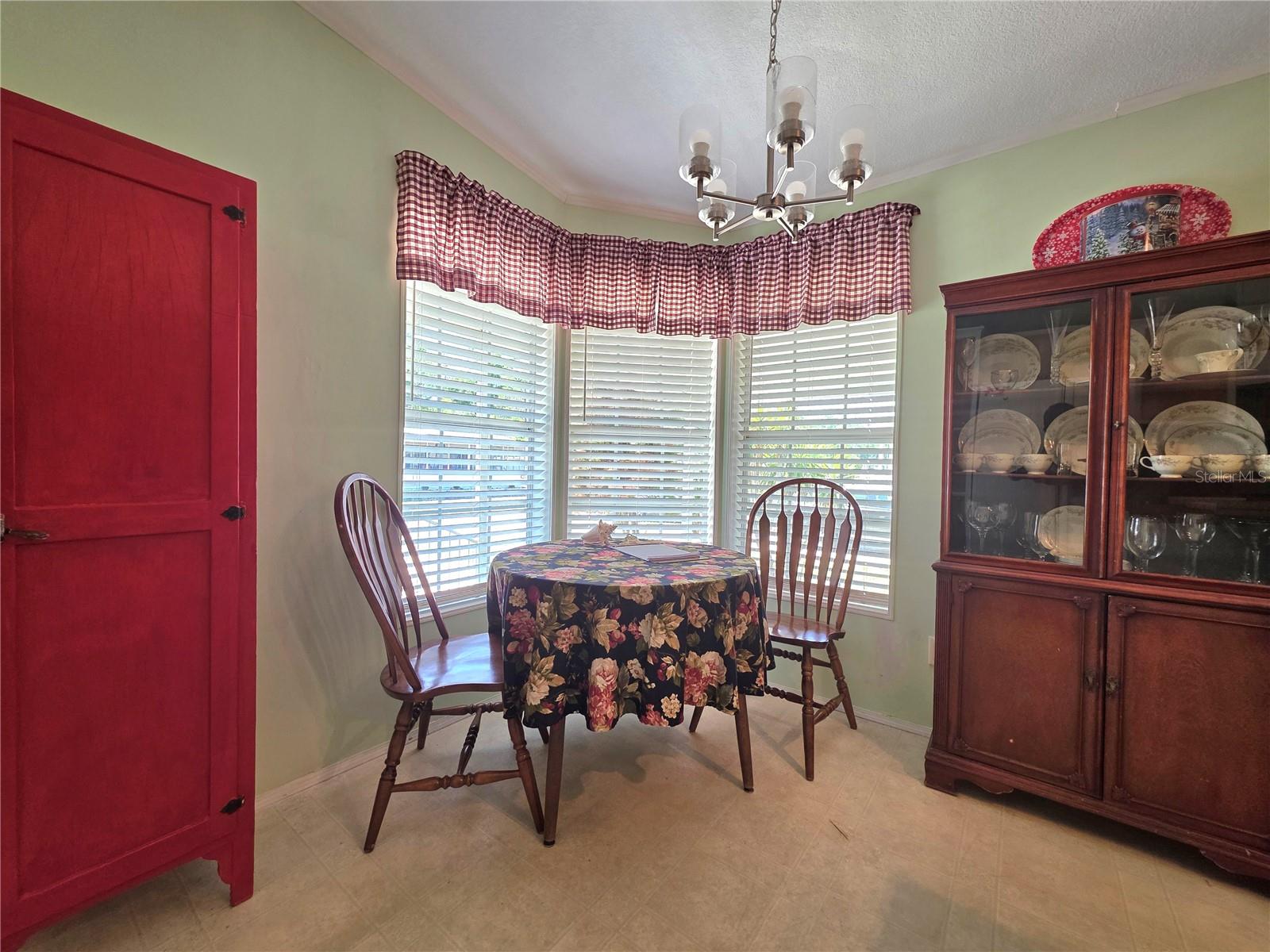 37251 LOIS AVE, ZEPHYRHILLS, FL, 33542