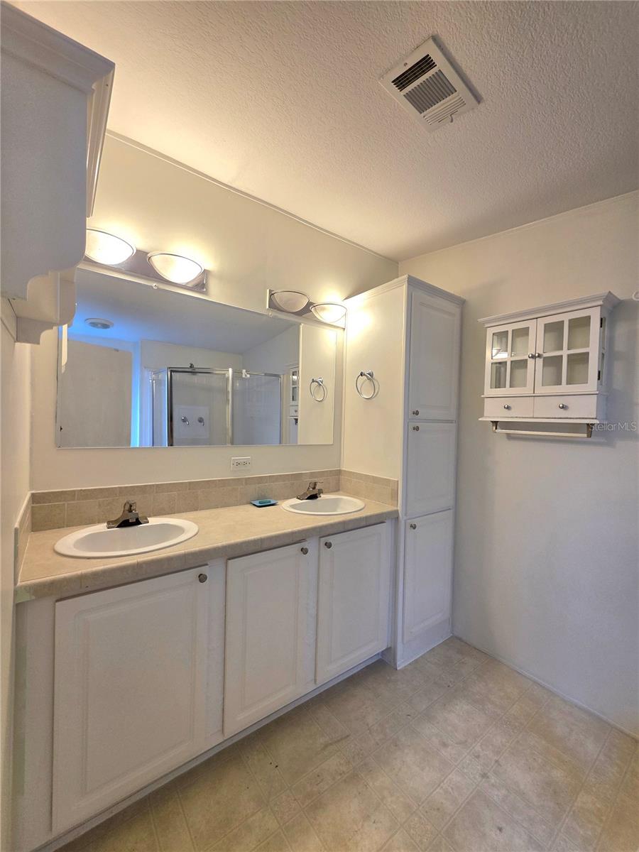 37251 LOIS AVE, ZEPHYRHILLS, FL, 33542