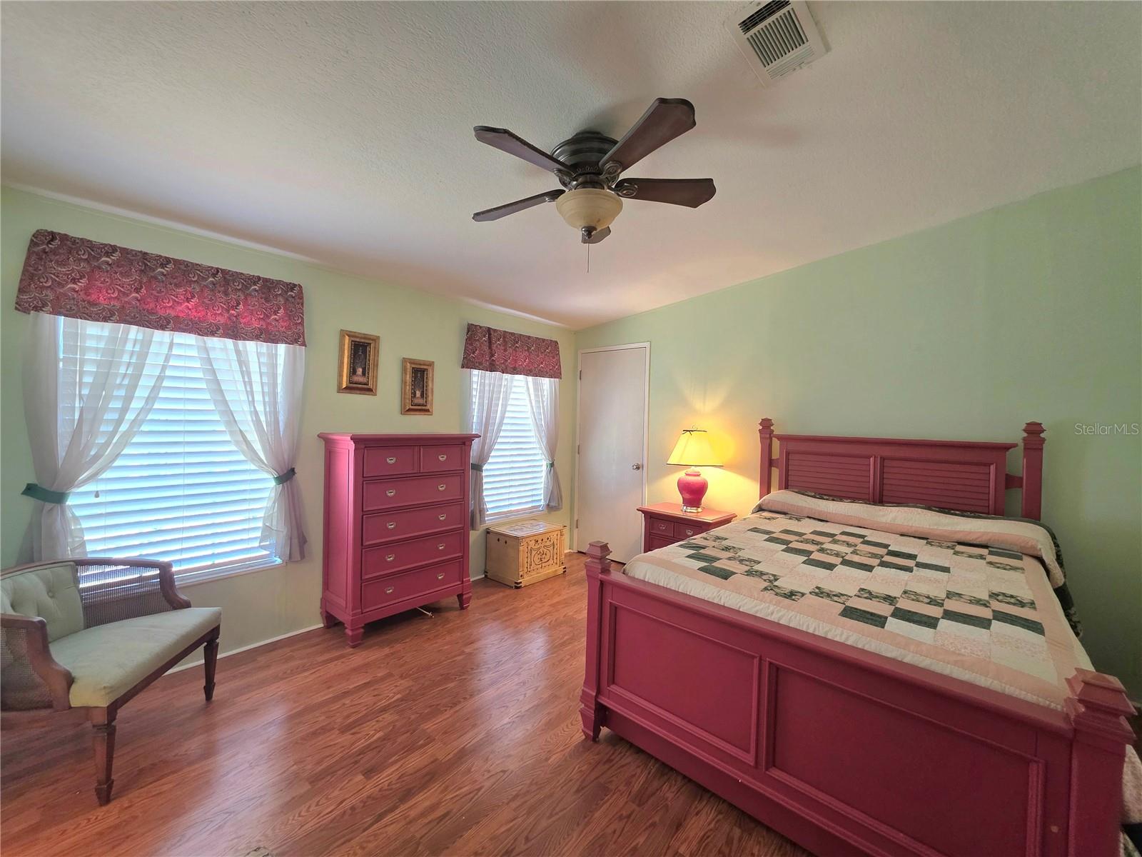 37251 LOIS AVE, ZEPHYRHILLS, FL, 33542