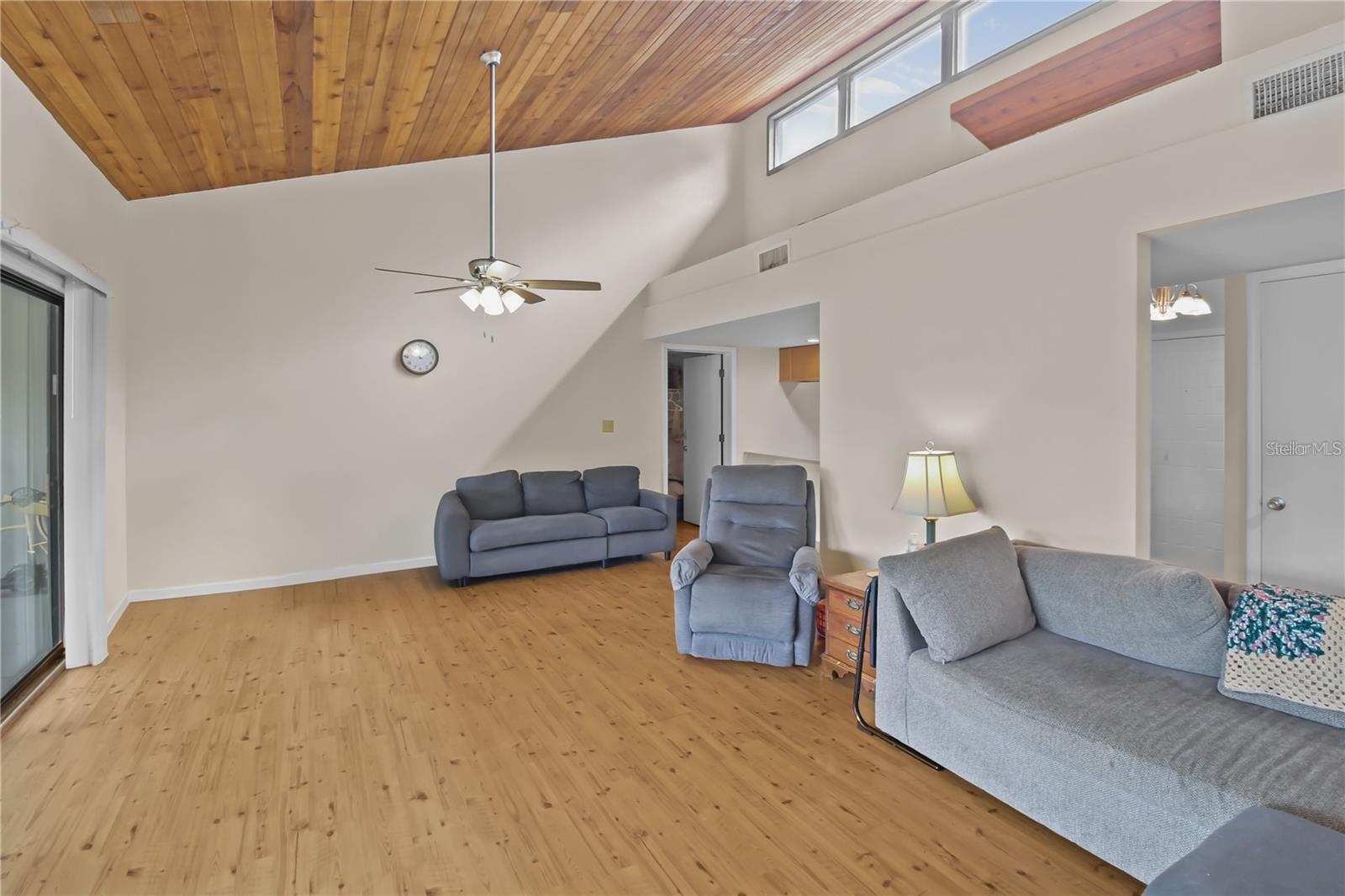 3566 CAMELOT DR #6, HAINES CITY, FL, 33844