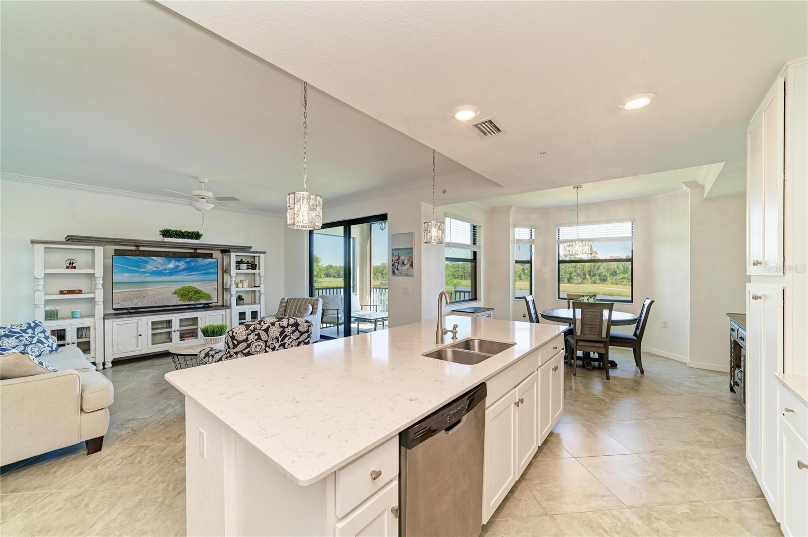 17520 GAWTHROP DR #202, LAKEWOOD RANCH, FL, 34211