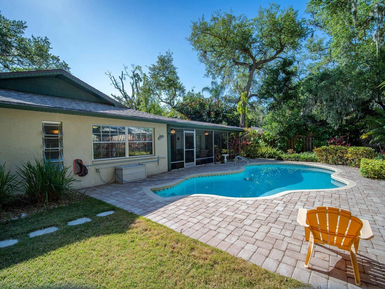 2120 ROBINSON AVE, SARASOTA, FL, 34232