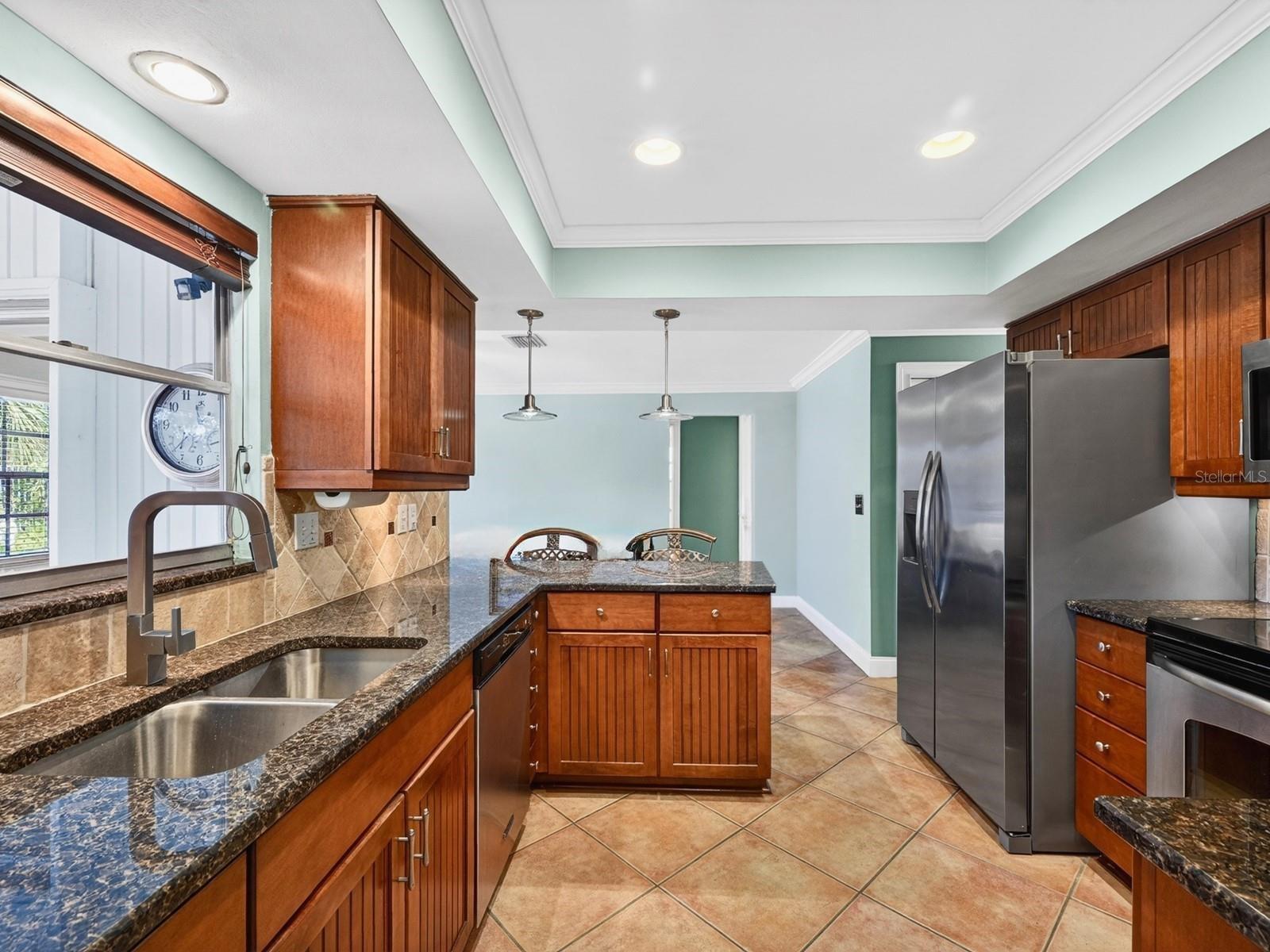 2120 ROBINSON AVE, SARASOTA, FL, 34232