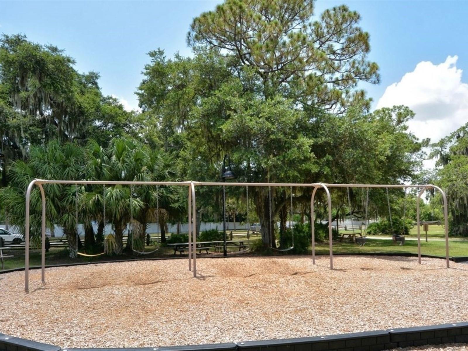 2120 ROBINSON AVE, SARASOTA, FL, 34232