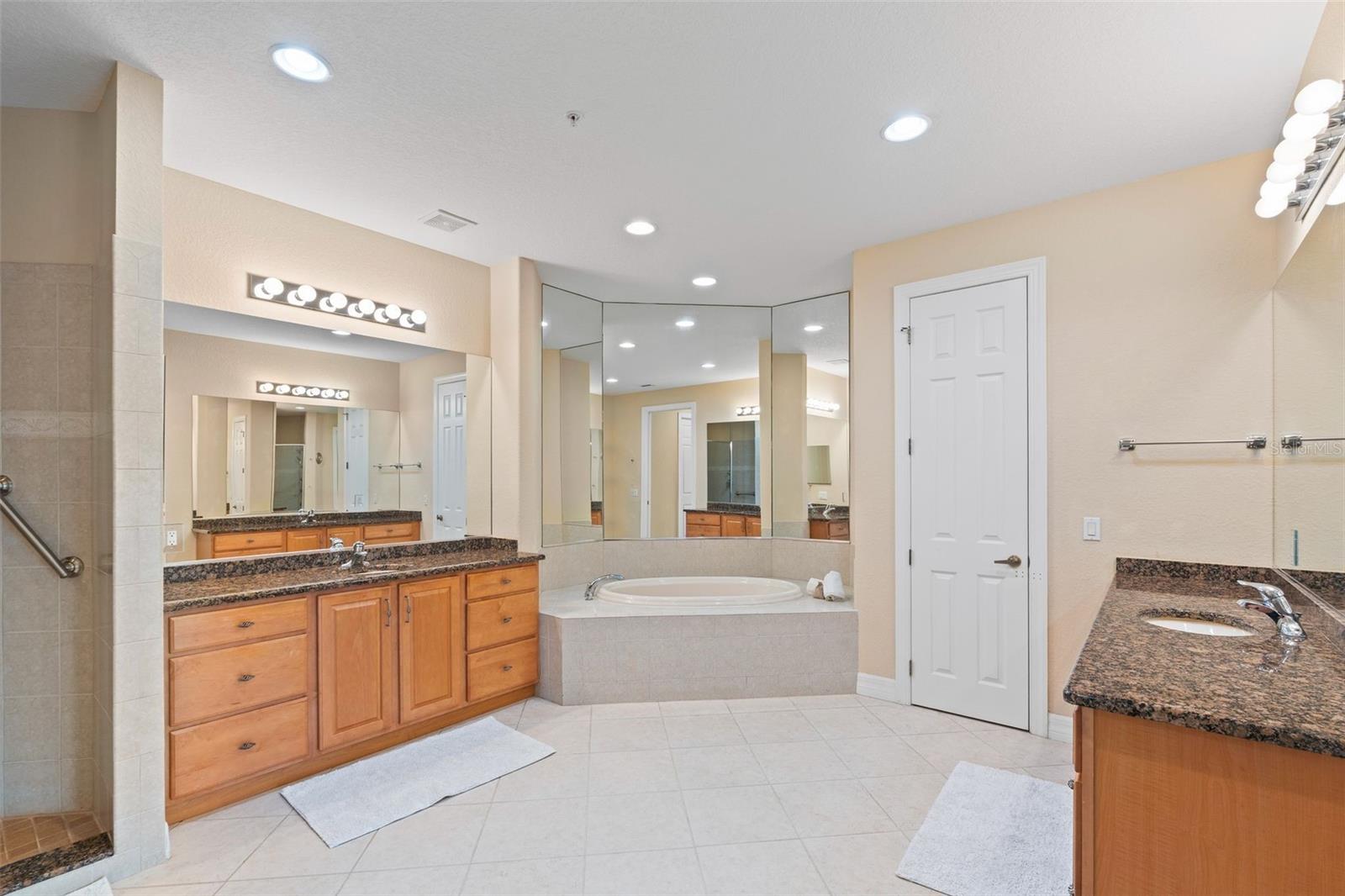 6100 JESSIE HARBOR DR #202, OSPREY, FL, 34229