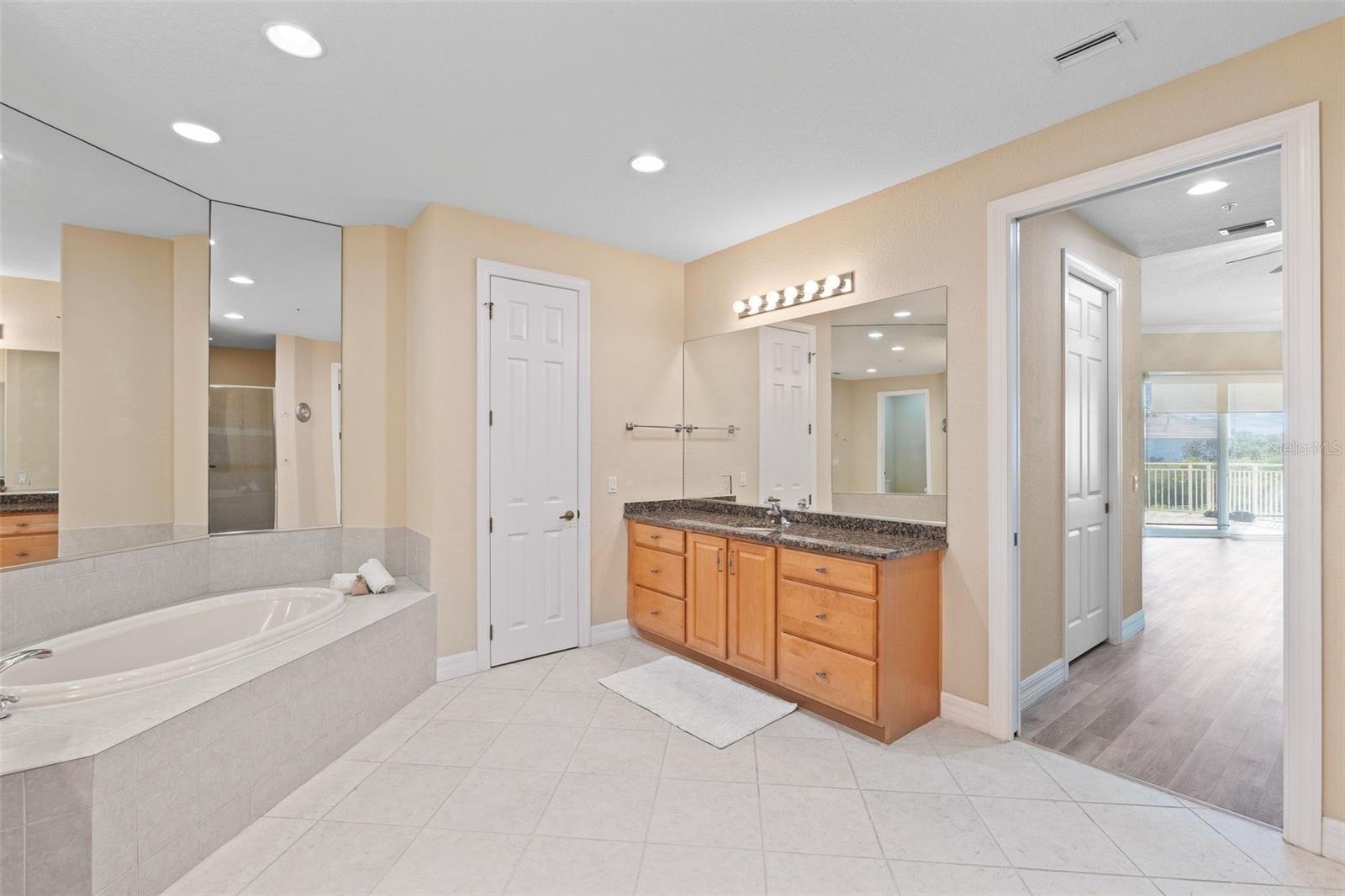 6100 JESSIE HARBOR DR #202, OSPREY, FL, 34229