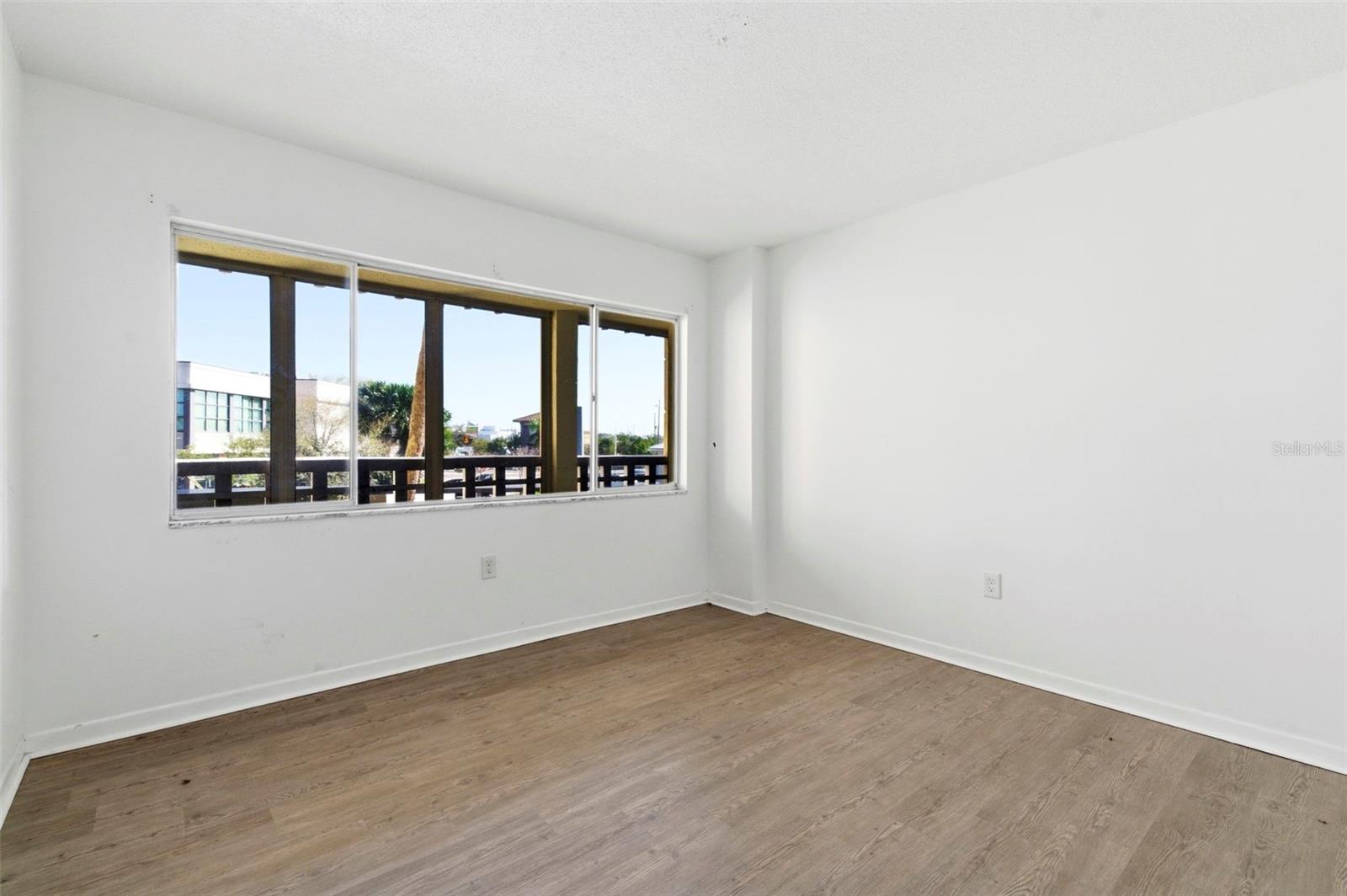 8950 PARK BLVD #201, SEMINOLE, FL, 33777