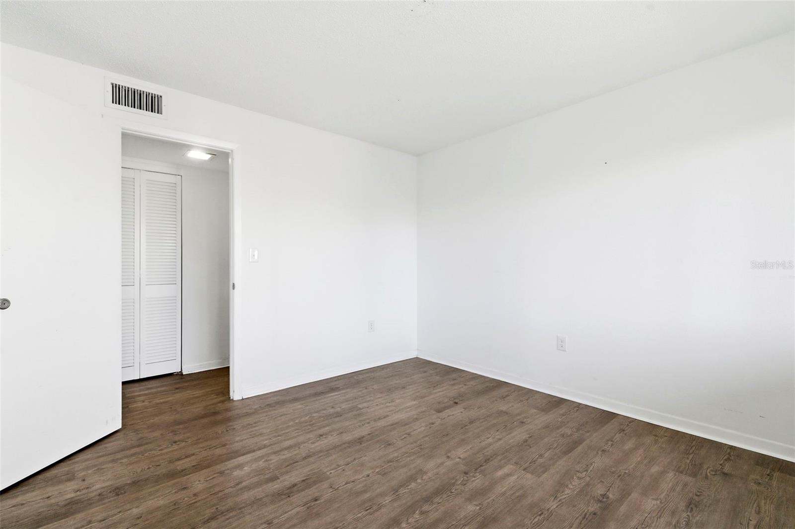 8950 PARK BLVD #201, SEMINOLE, FL, 33777