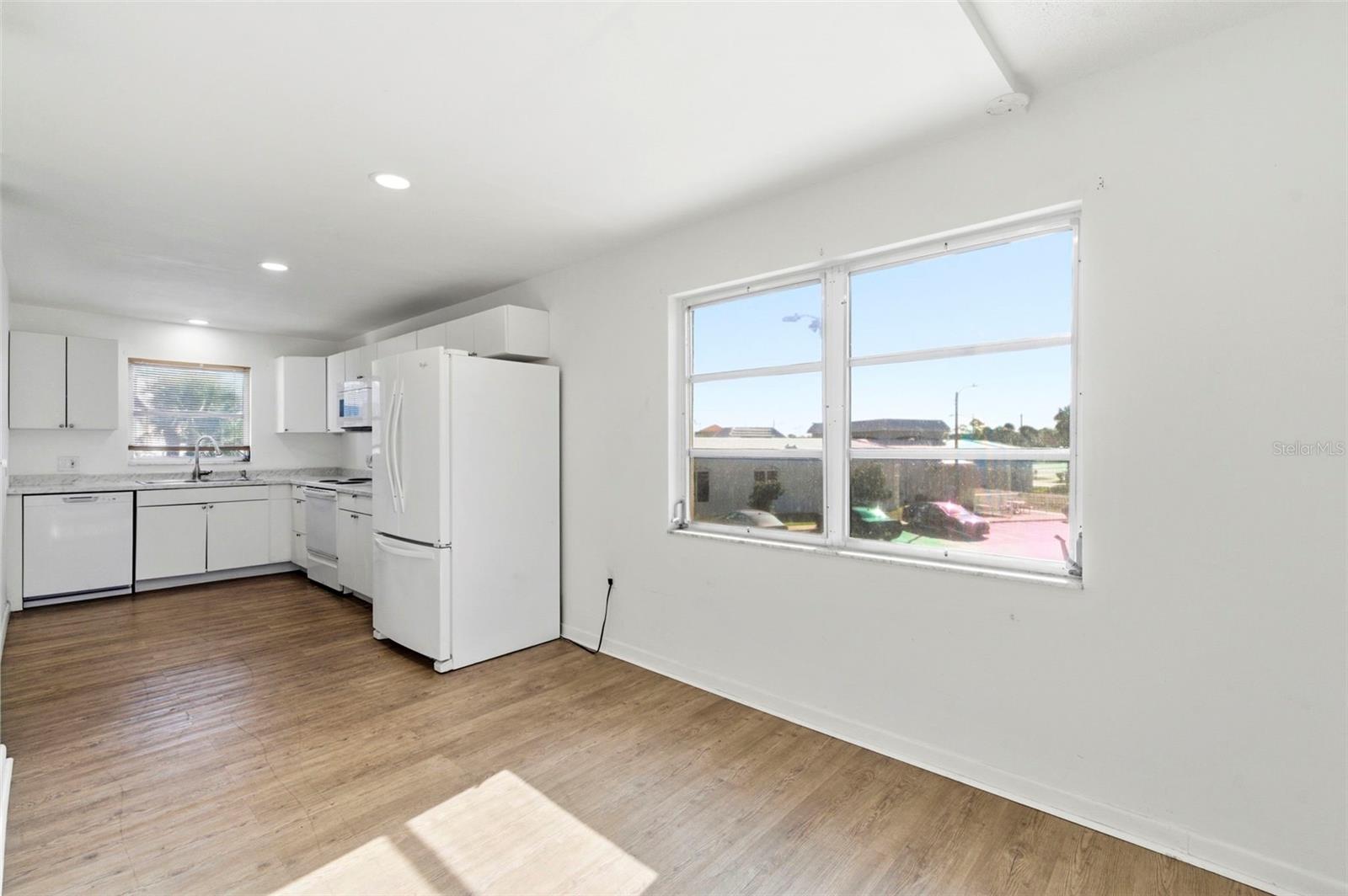 8950 PARK BLVD #201, SEMINOLE, FL, 33777