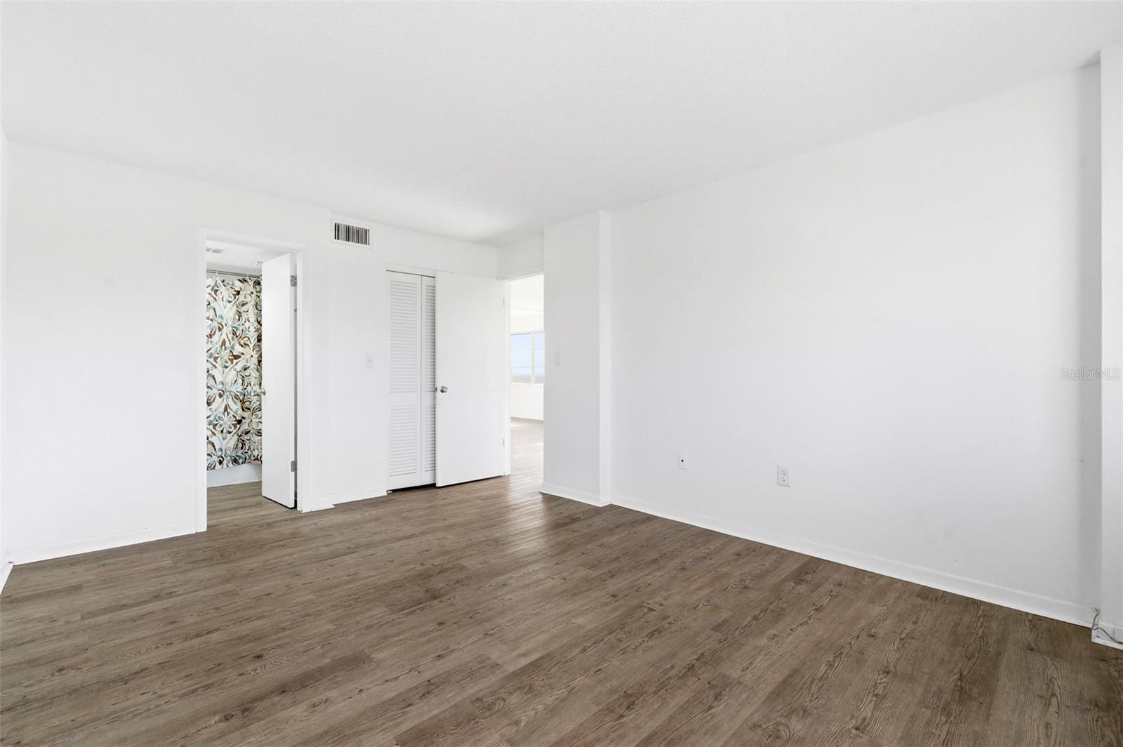 8950 PARK BLVD #201, SEMINOLE, FL, 33777