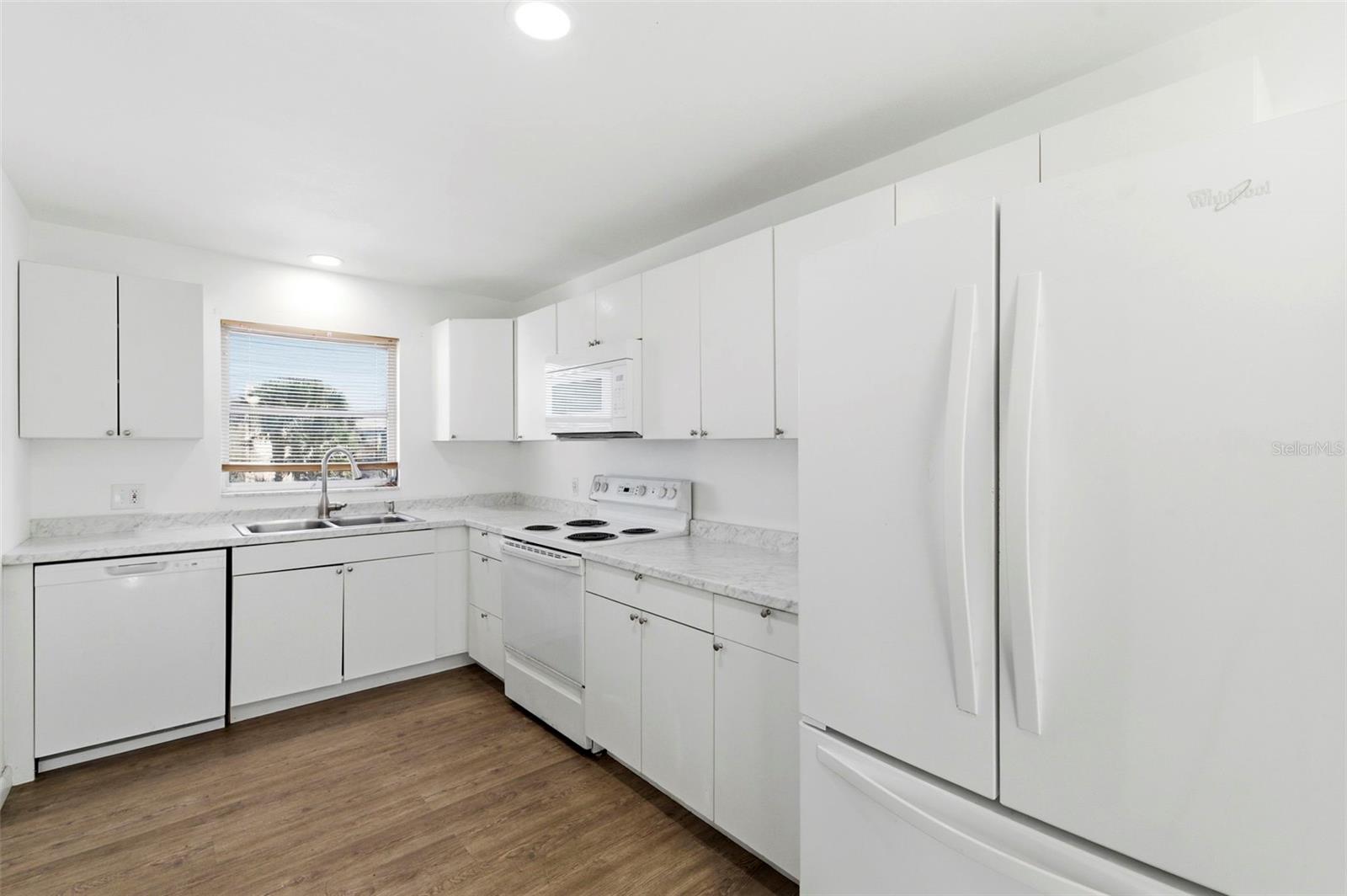 8950 PARK BLVD #201, SEMINOLE, FL, 33777