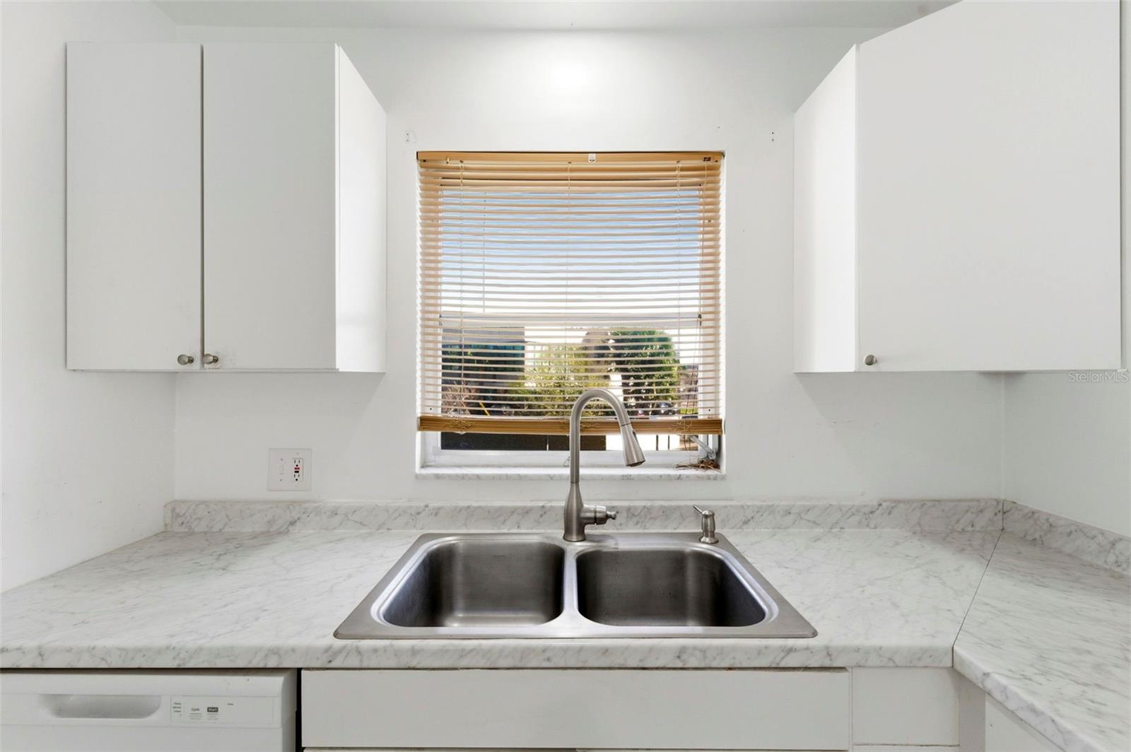 8950 PARK BLVD #201, SEMINOLE, FL, 33777