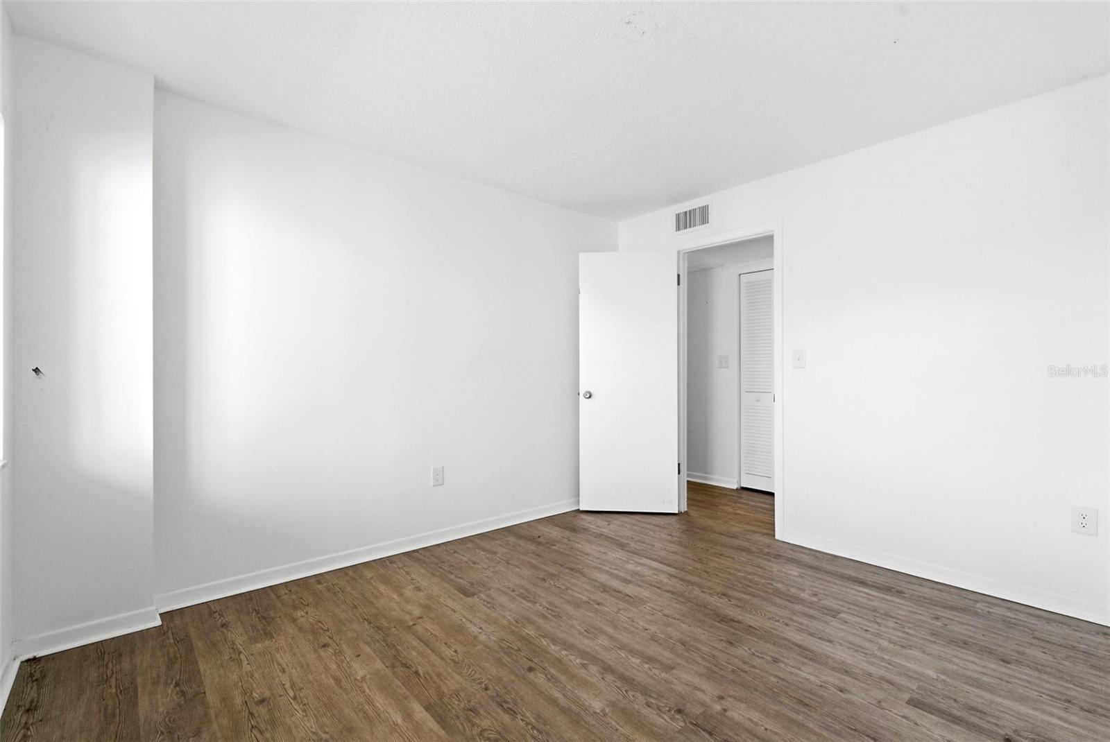 8950 PARK BLVD #201, SEMINOLE, FL, 33777