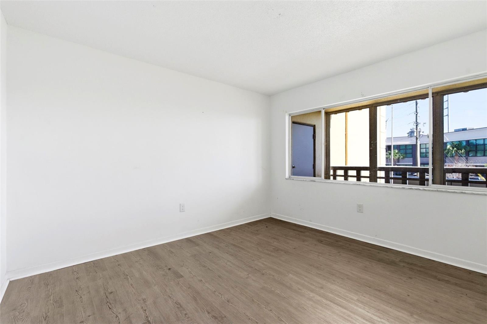 8950 PARK BLVD #201, SEMINOLE, FL, 33777