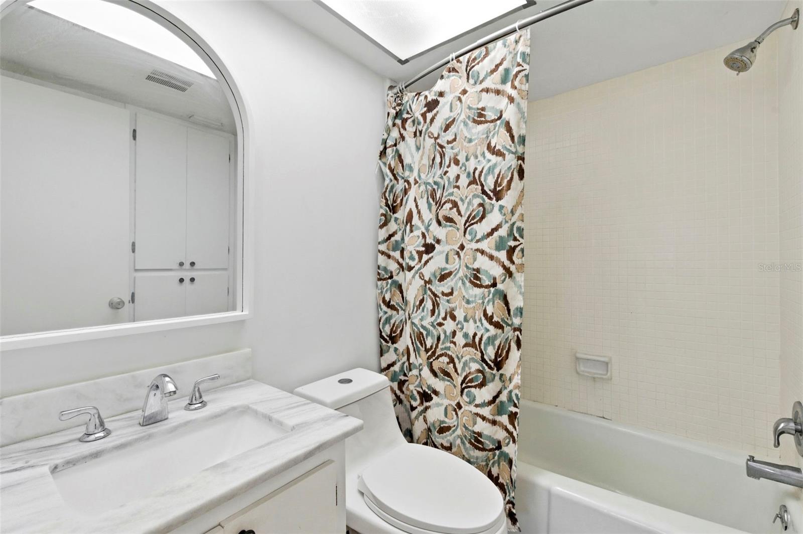 8950 PARK BLVD #201, SEMINOLE, FL, 33777