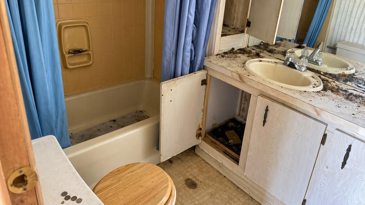 11281 NE 64TH PL, WILLISTON, FL, 32696