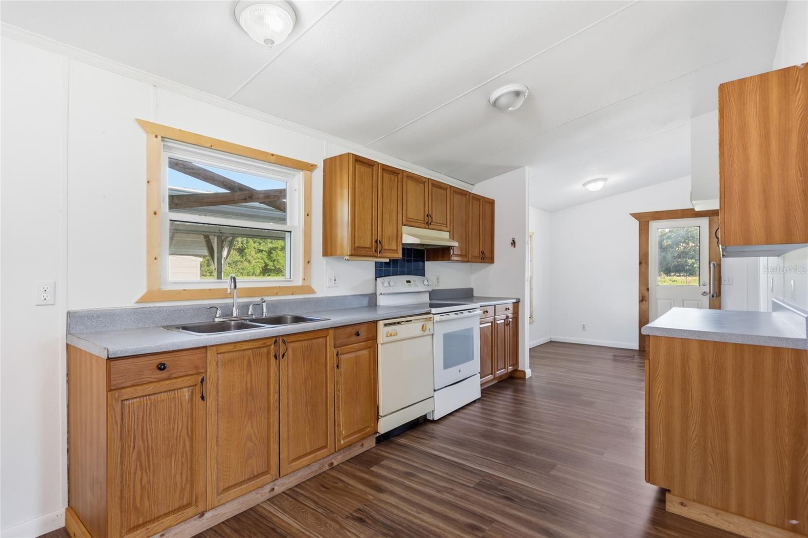 125 NW 40TH AVE, BELL, FL, 32619