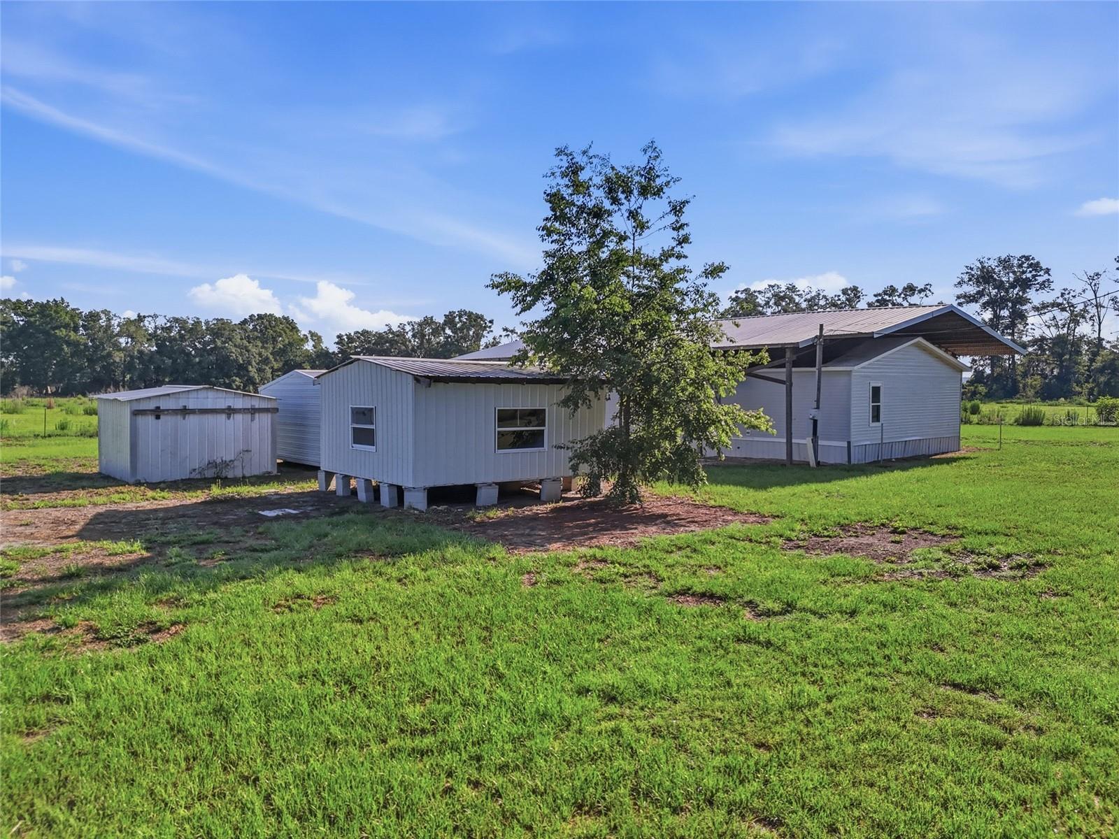 125 NW 40TH AVE, BELL, FL, 32619