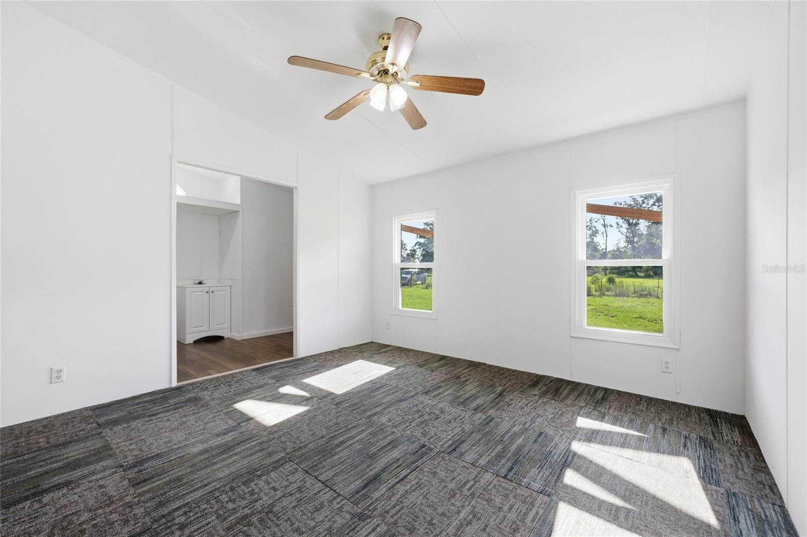 125 NW 40TH AVE, BELL, FL, 32619