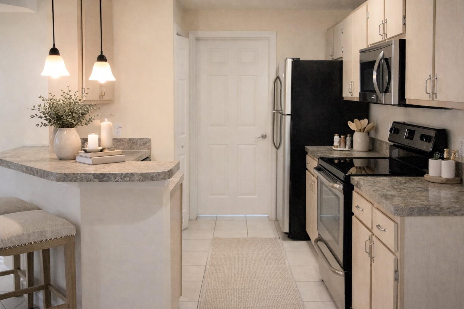 713 CREST PINES DR #216, ORLANDO, FL, 32828