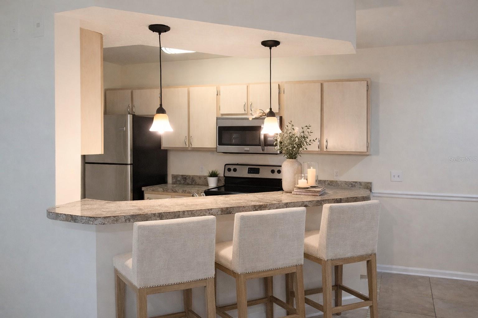 713 CREST PINES DR #216, ORLANDO, FL, 32828