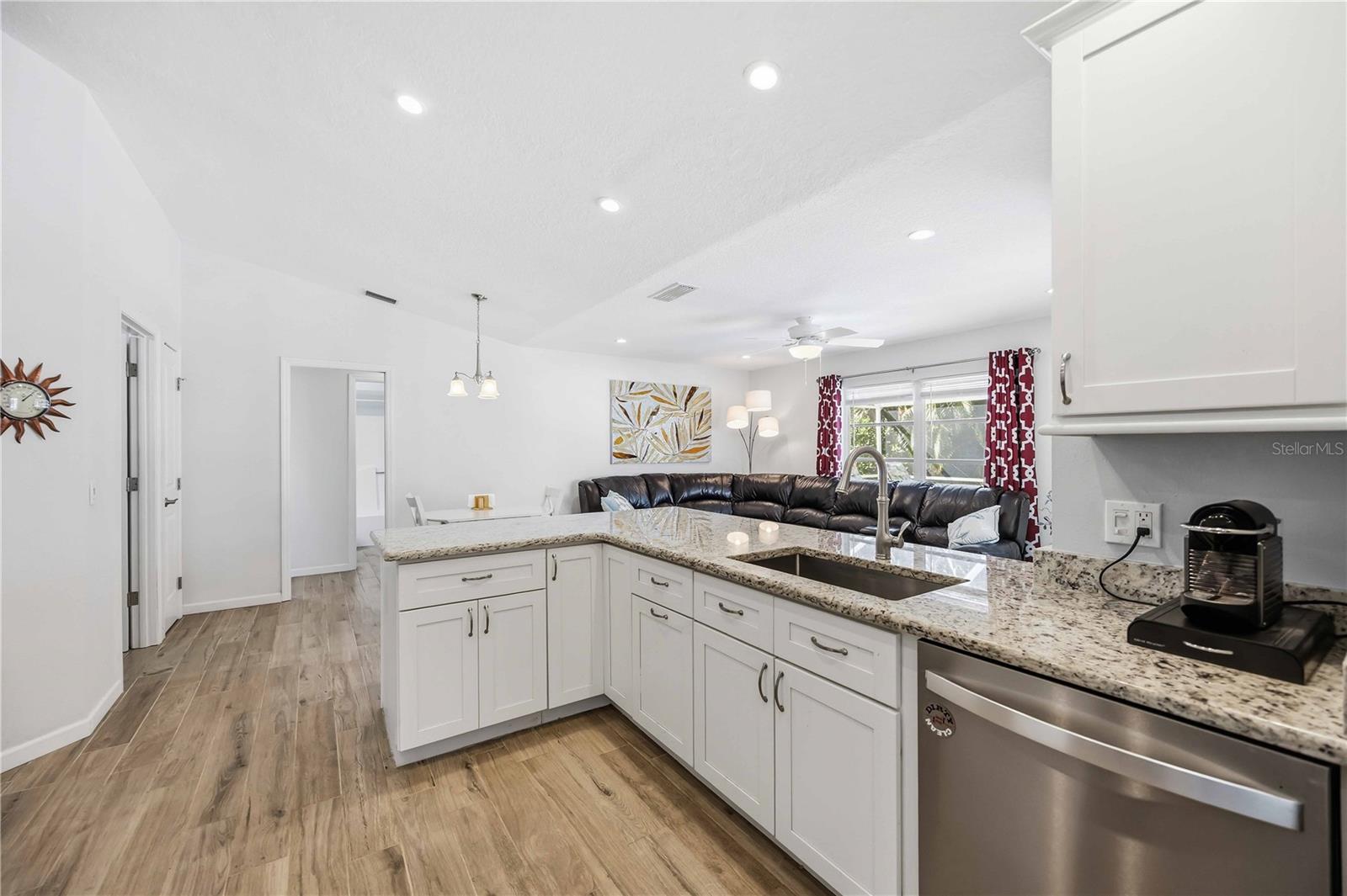 15 MARINER LN, ROTONDA WEST, FL, 33947