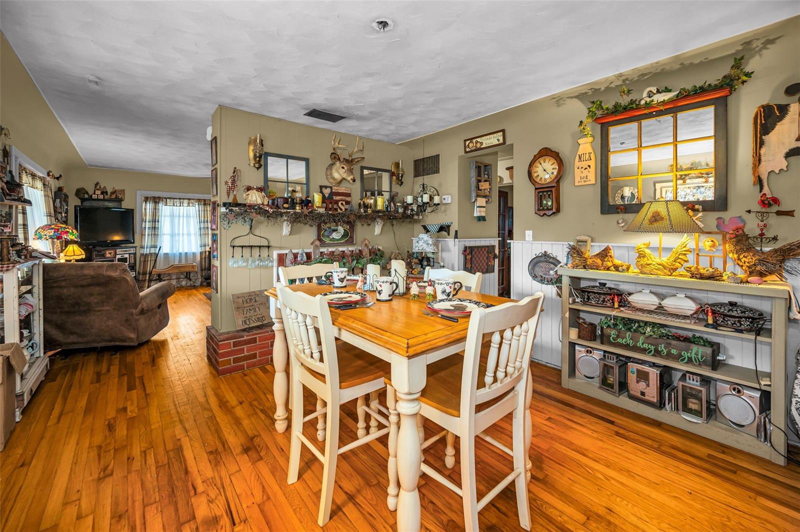 2876 30TH AVE N, ST PETERSBURG, FL, 33713