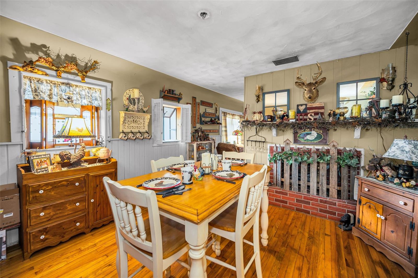 2876 30TH AVE N, ST PETERSBURG, FL, 33713