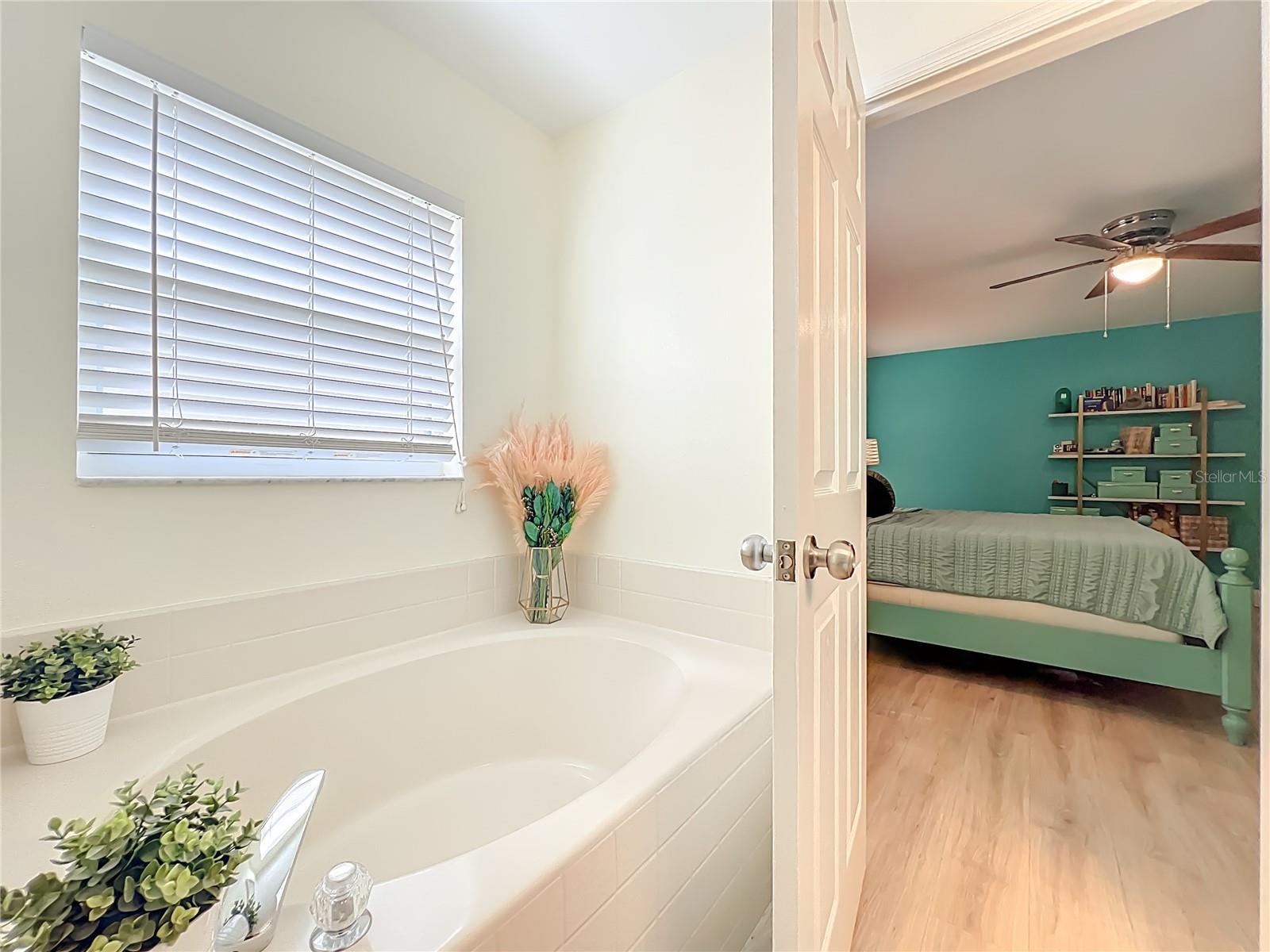 951 CRYSTAL BAY LN, ORLANDO, FL, 32828