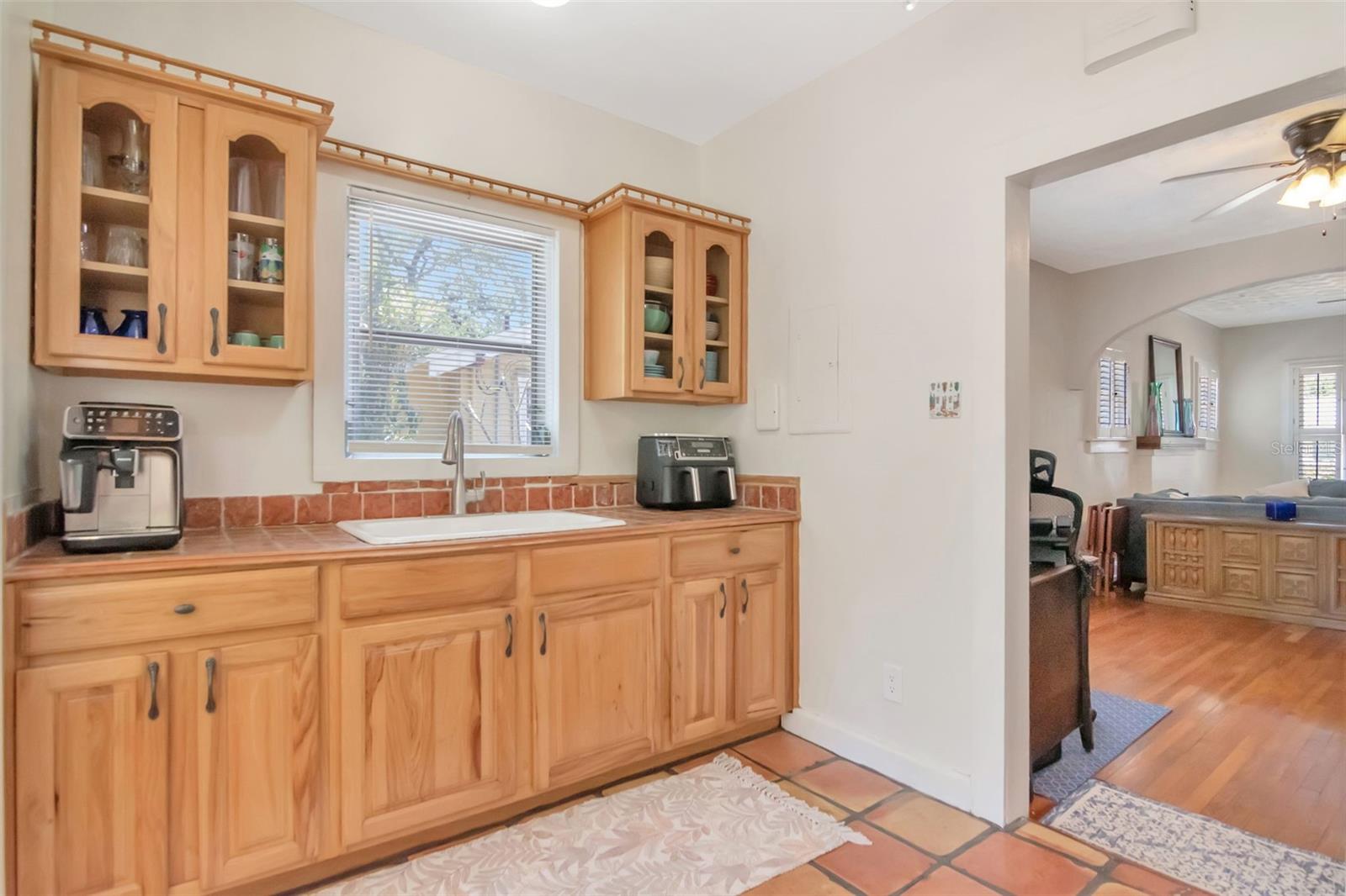 220 W FERN ST, TAMPA, FL, 33604