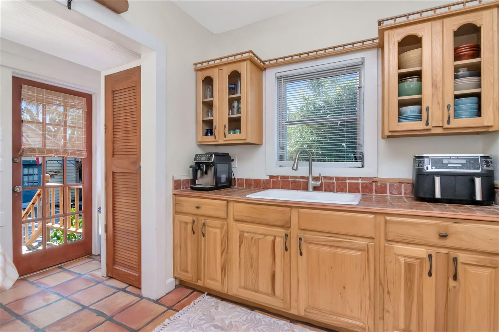 220 W FERN ST, TAMPA, FL, 33604