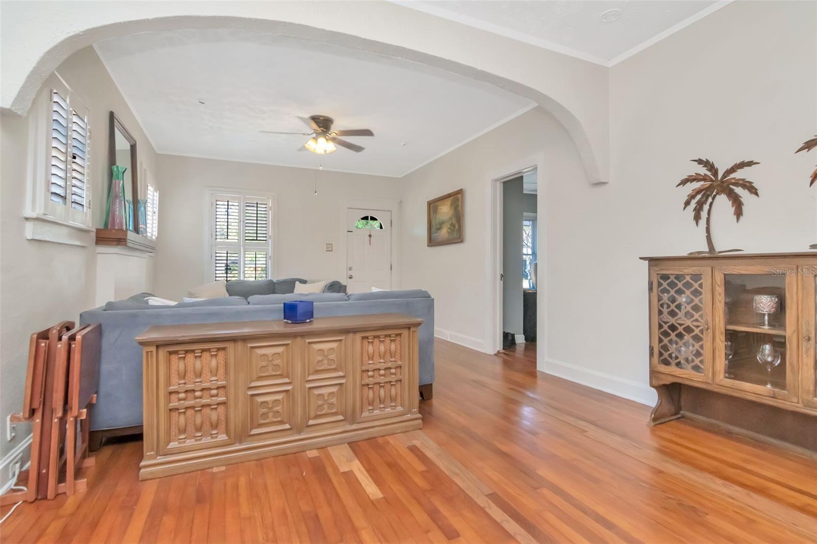 220 W FERN ST, TAMPA, FL, 33604