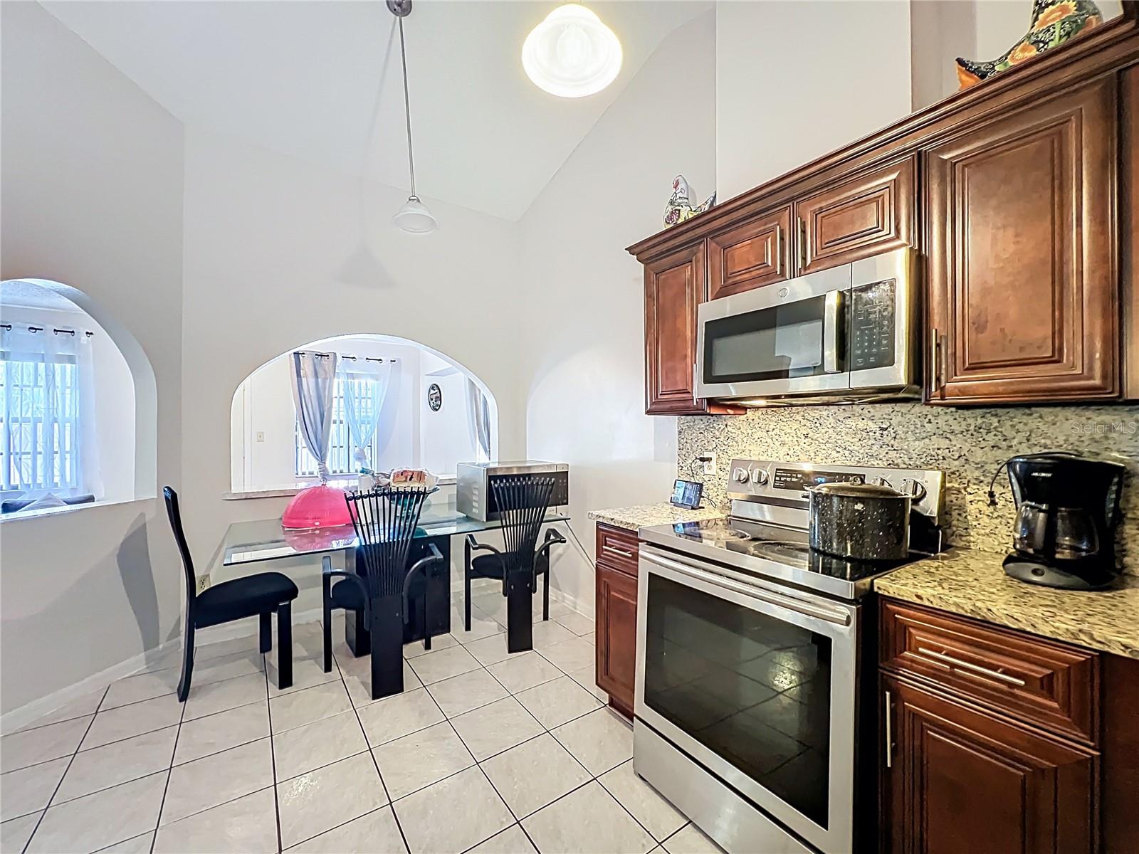 6619 HIAWASSEE MEADOWS DR, ORLANDO, FL, 32818