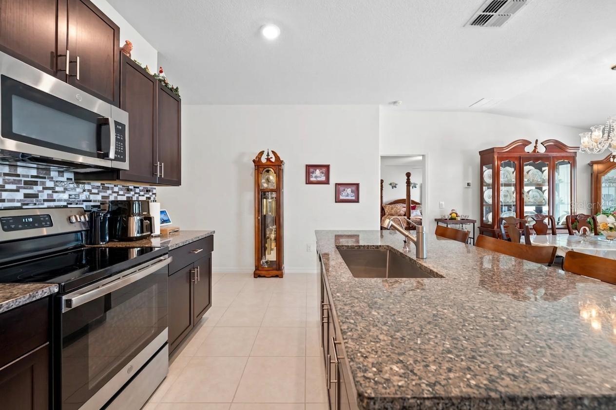 13383 GREAT PLAINS DR, RIVERVIEW, FL, 33579